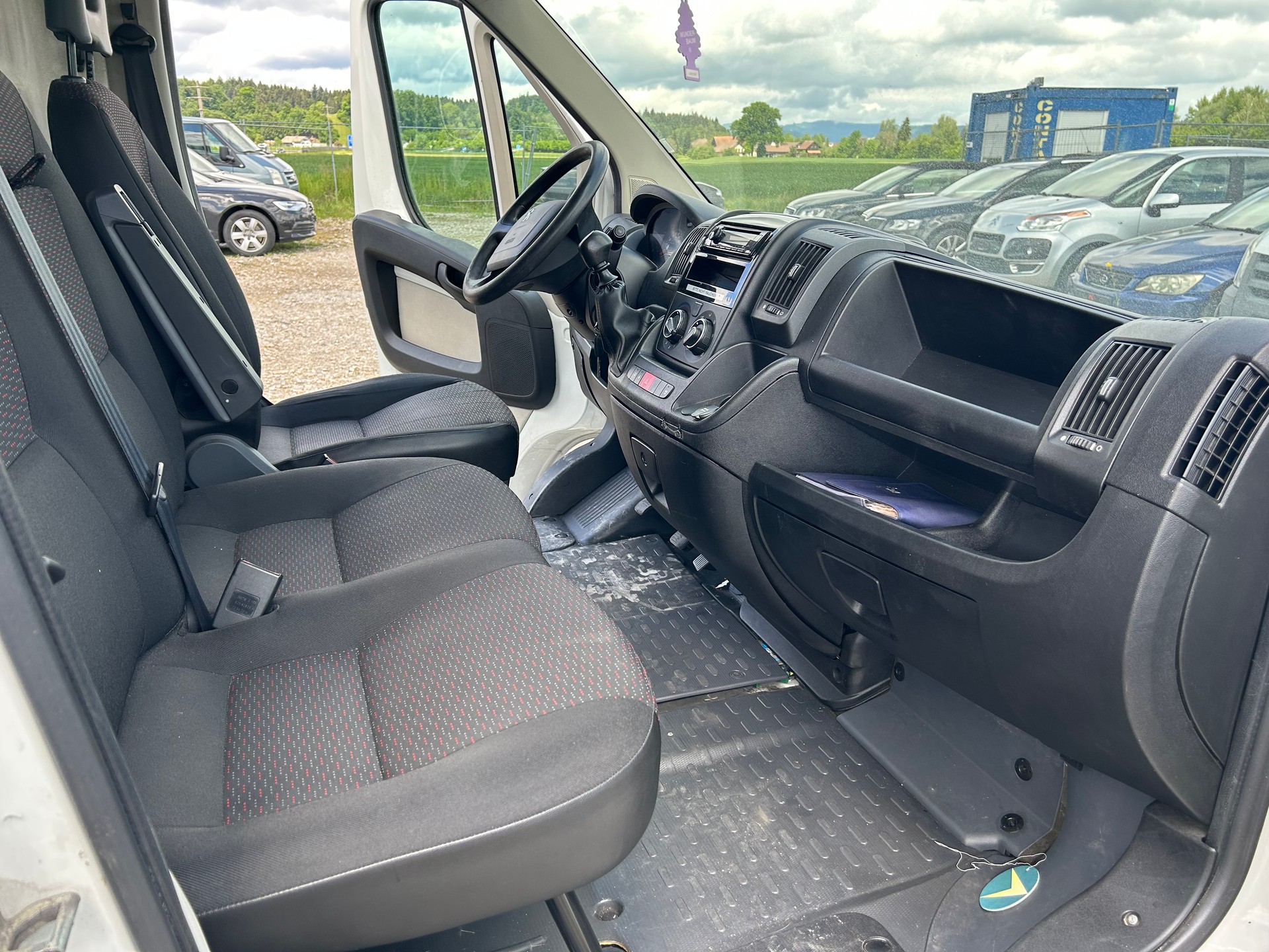 PEUGEOT Boxer 2.2 HDI 335 Active L2H2-image-9