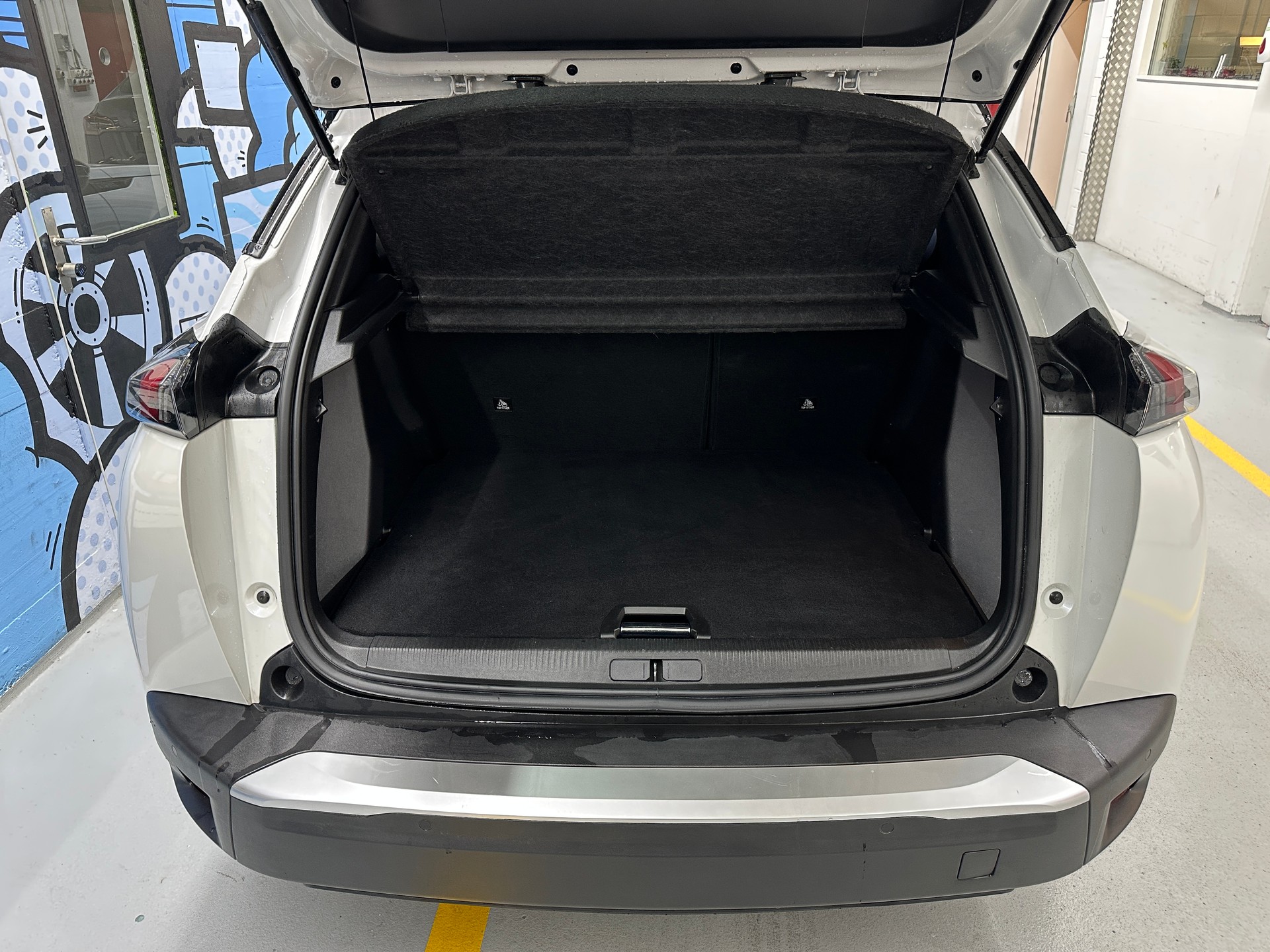 PEUGEOT 2008 e GT Pack-image-5