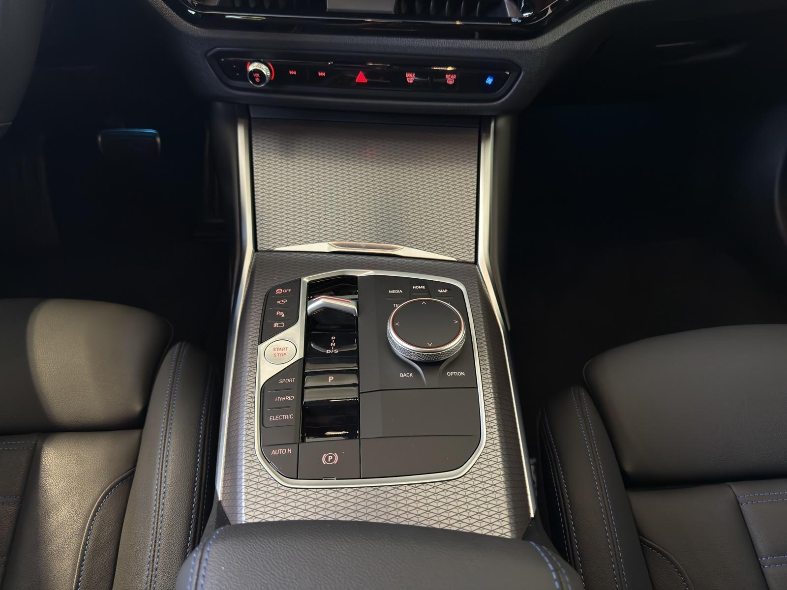 BMW 330e xDrive Touring M-SportPaket-image-16