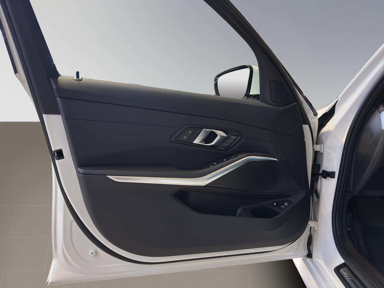 BMW 330e xDrive Touring M-SportPaket-image-9