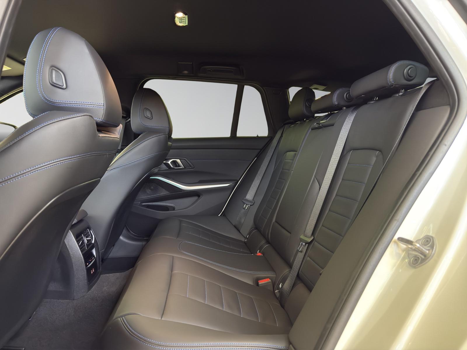 BMW 330e xDrive Touring M-SportPaket-image-17