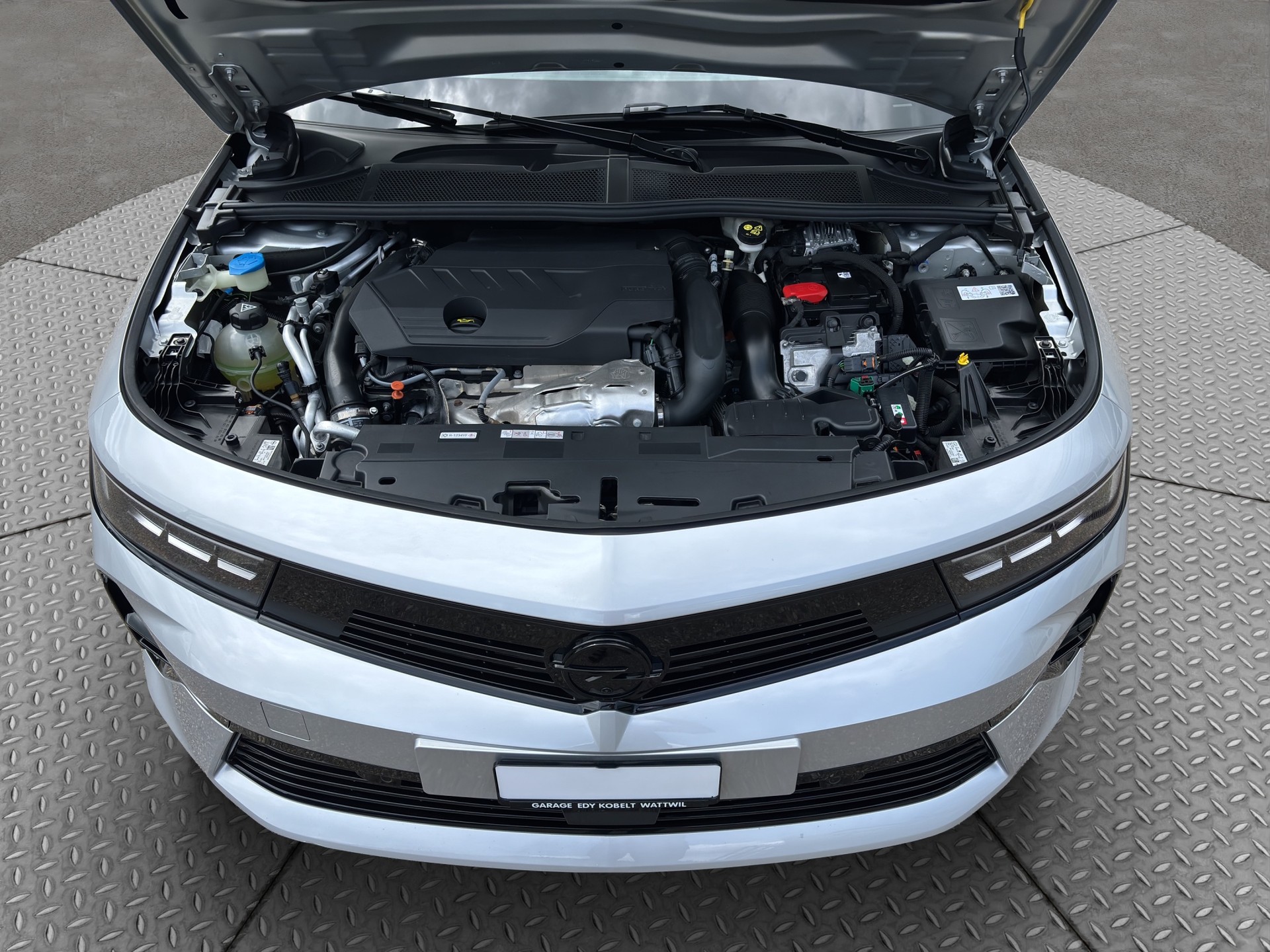 OPEL Astra 1.6 PHEV Turbo Swiss Plus A-image-25