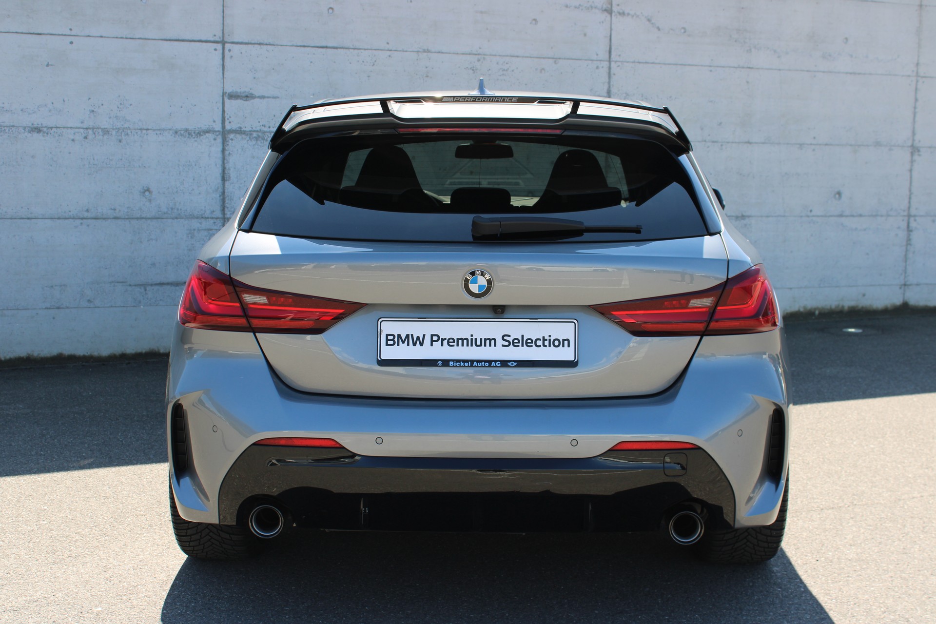BMW 120d xDrive M Sport-showroom-element-3