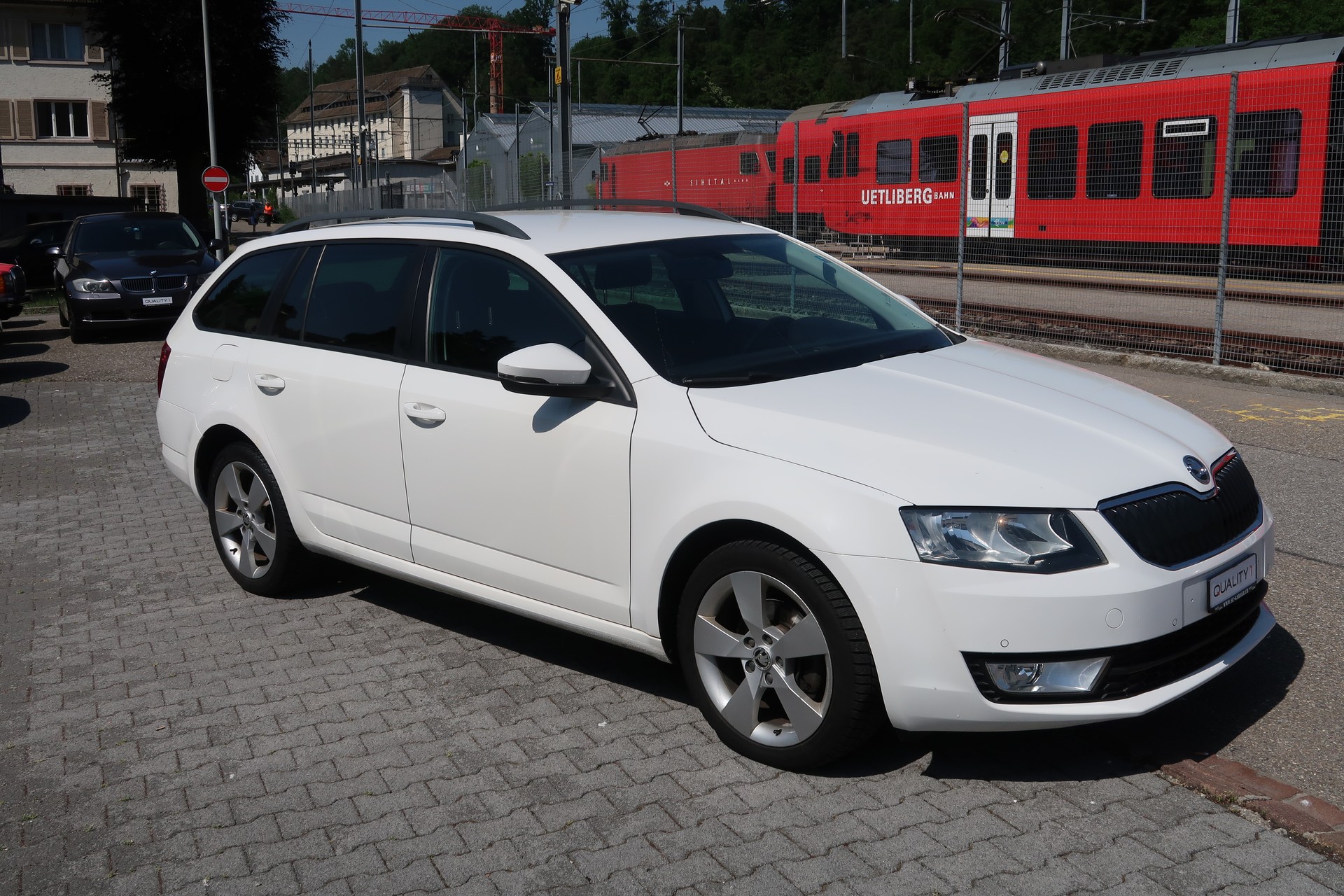SKODA Octavia Combi 2.0 TDI Ambition 4x4-showroom-element-1