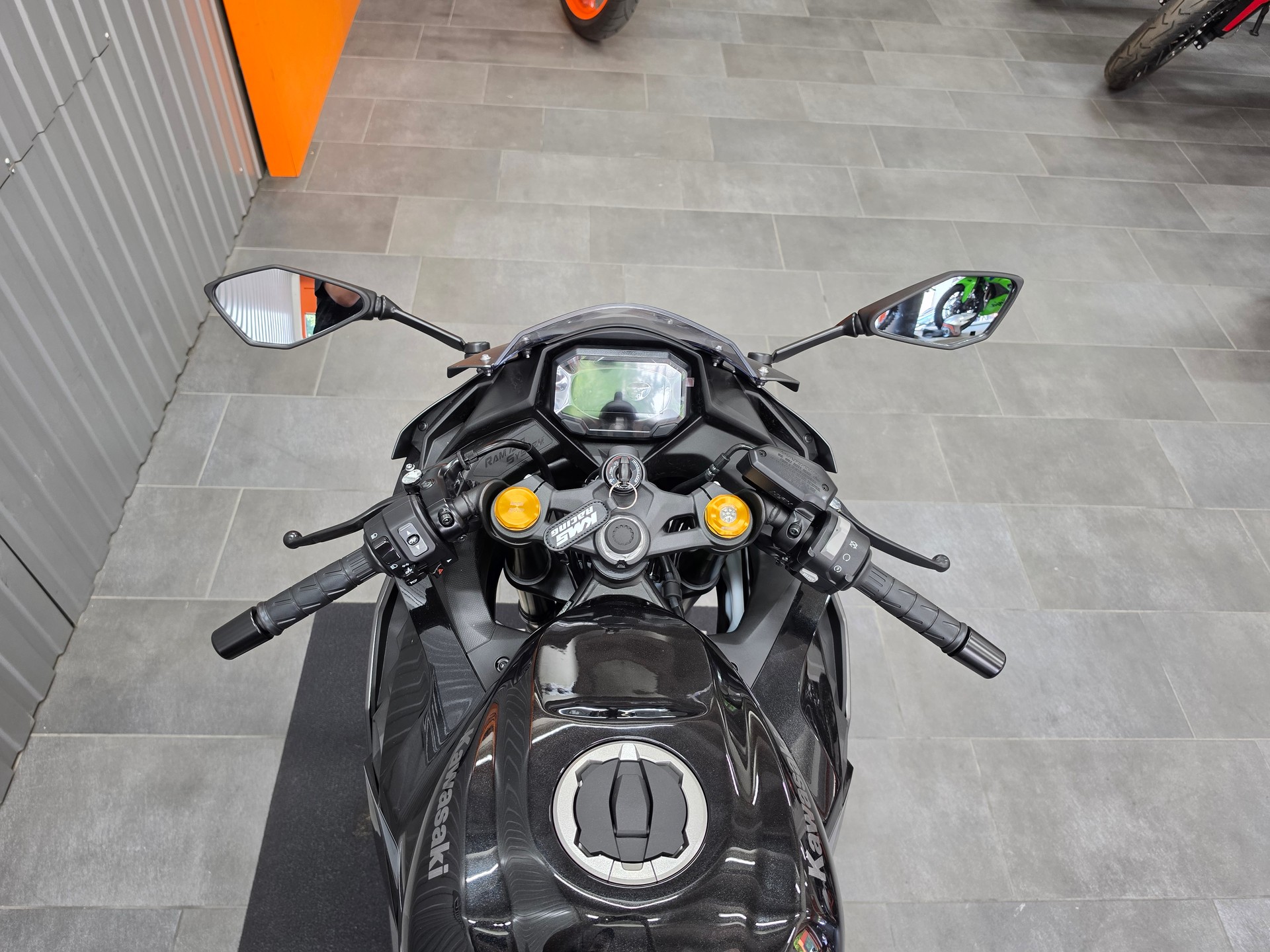 KAWASAKI Ninja ZX-4RR (35kW)-showroom-element-3