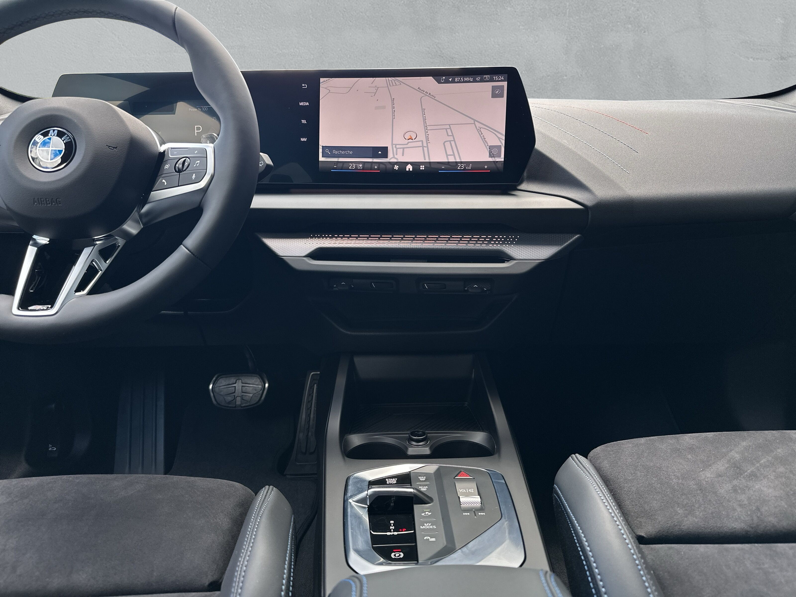 BMW 123 xDrive M Sport Pro Steptronic-image-16