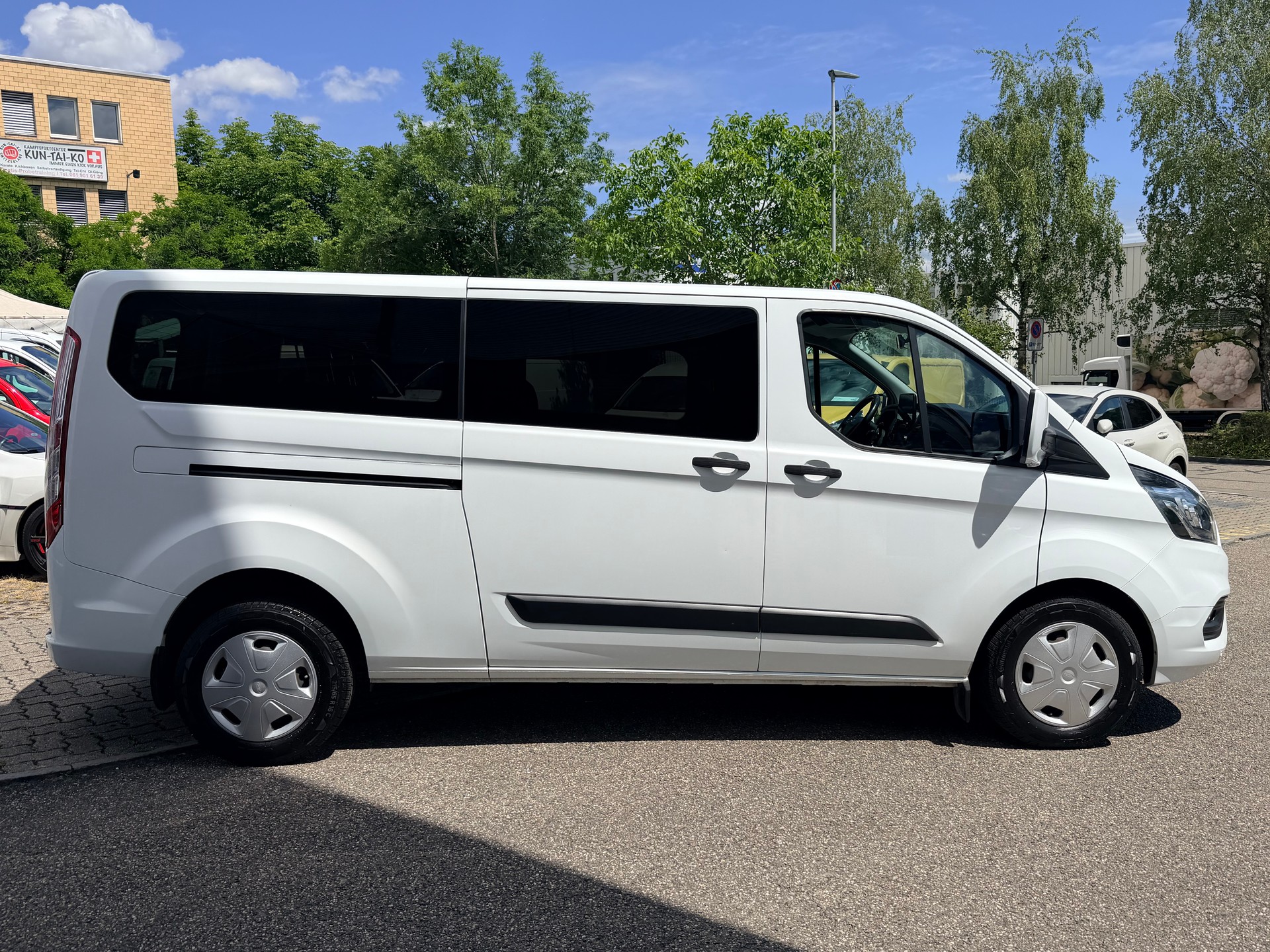 FORD Transit Custom 320 L2H1 Trend-image-1