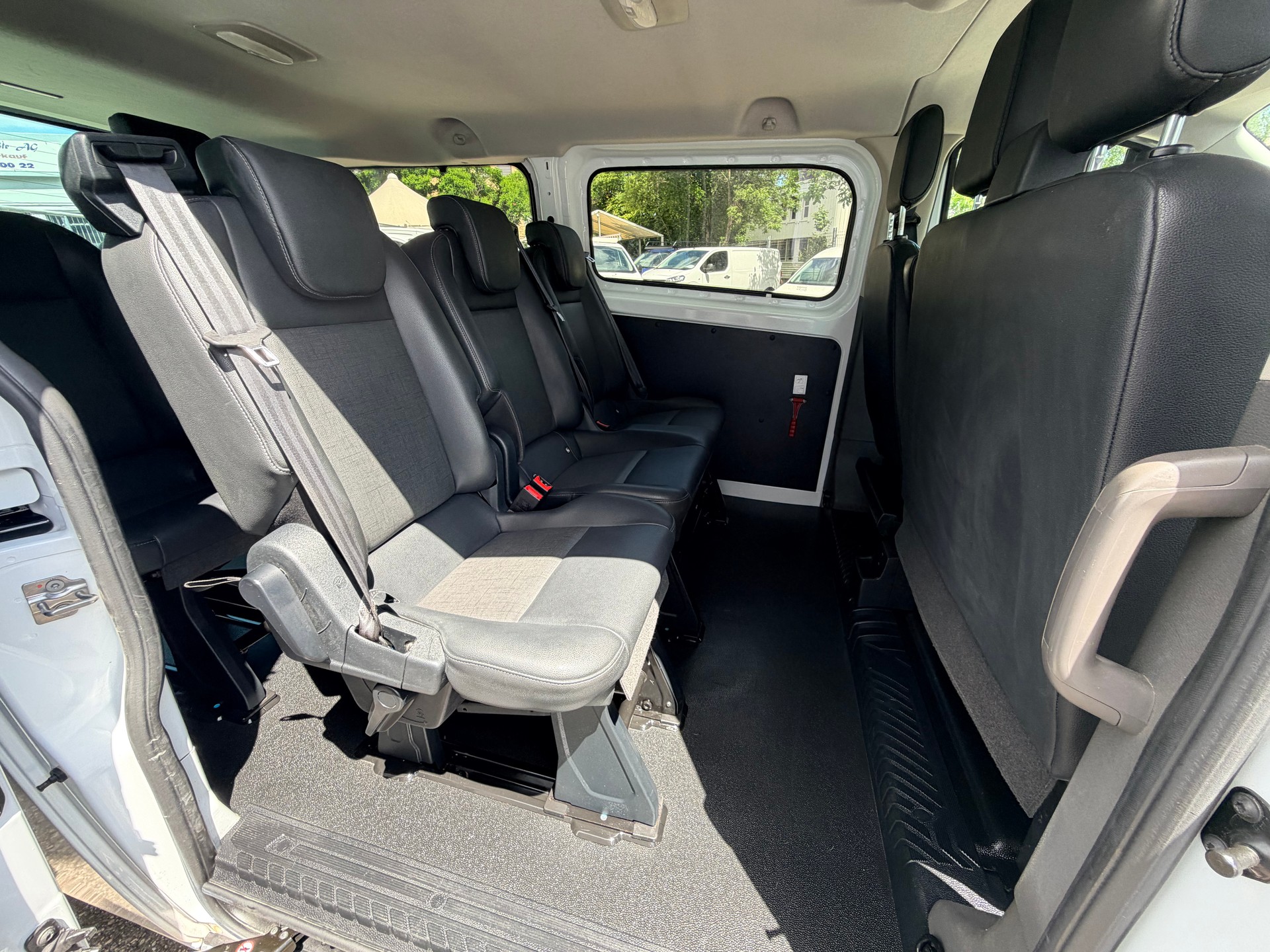 FORD Transit Custom 320 L2H1 Trend-image-10