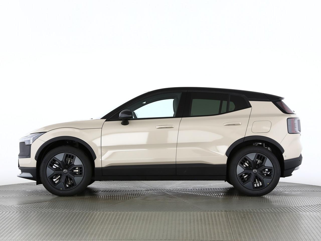 VOLVO EX30 CC P8 Ultra AWD-image-2