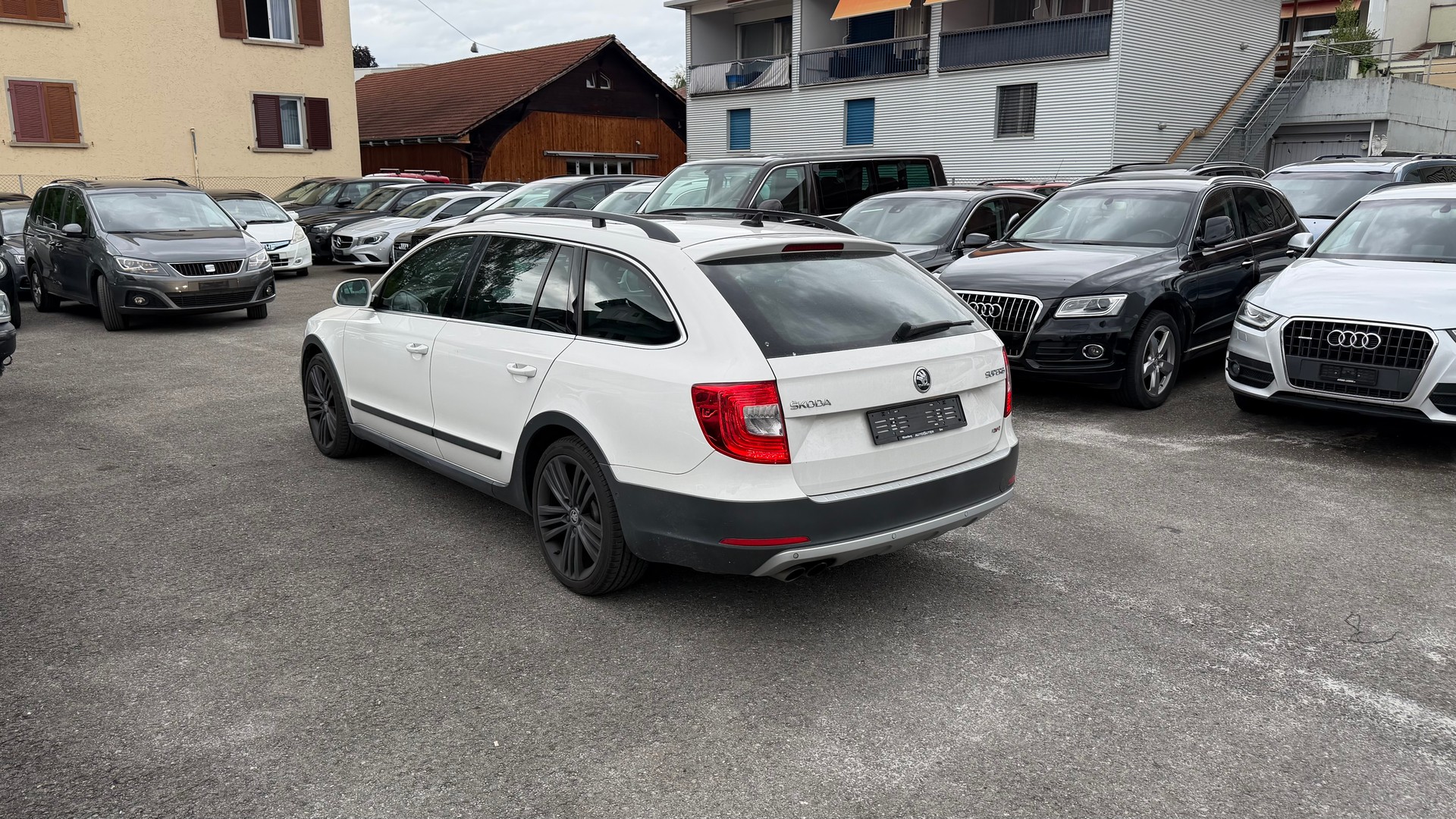 SKODA Superb Combi 2.0 TDi Elegance 4x4 DSG-image-3