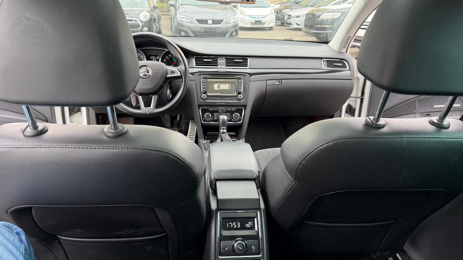 SKODA Superb Combi 2.0 TDi Elegance 4x4 DSG-image-9