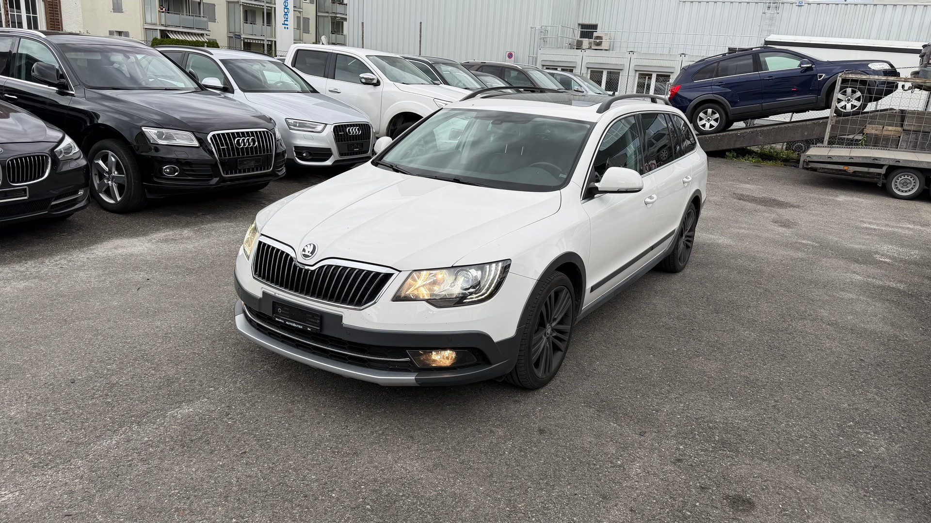 SKODA Superb Combi 2.0 TDi Elegance 4x4 DSG-image-1