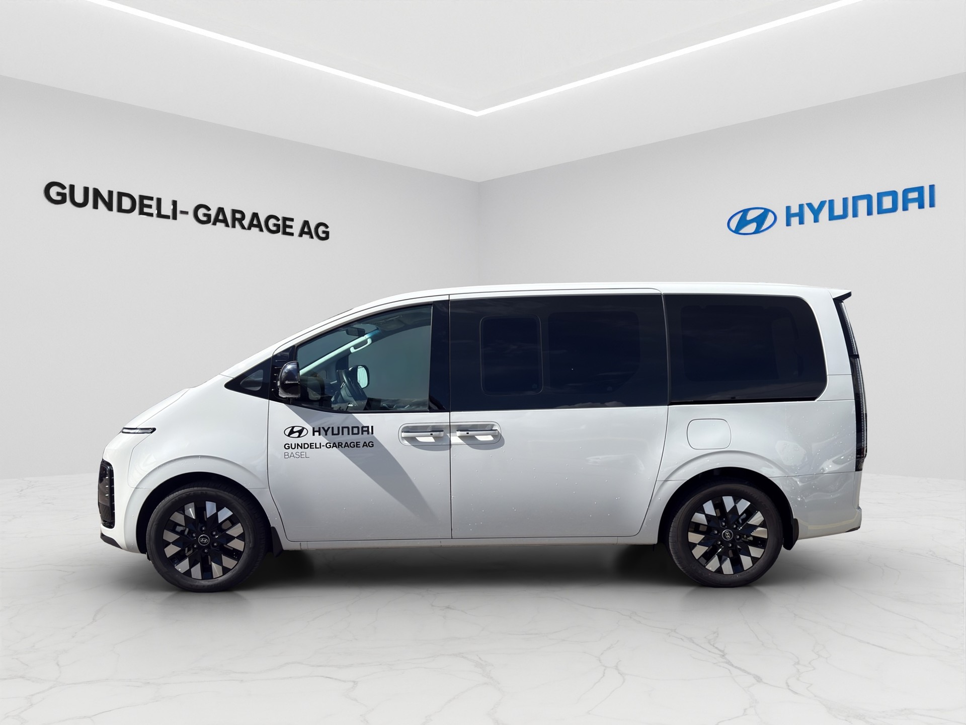 HYUNDAI Staria Premium 1.6 T-GDi HEV Vertex A-showroom-element-2