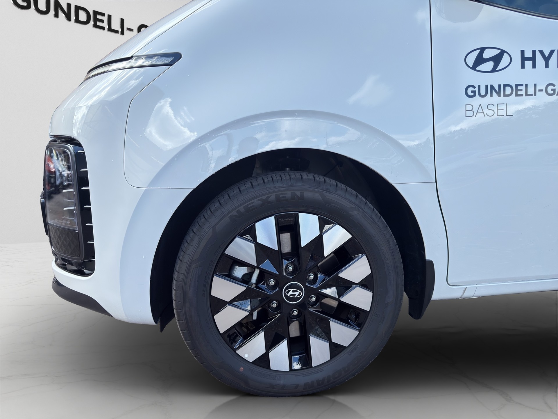 HYUNDAI Staria Premium 1.6 T-GDi HEV Vertex A-image-7