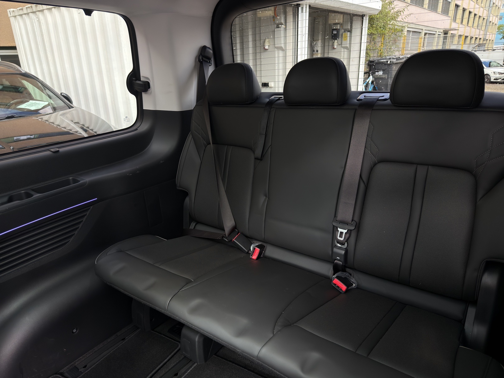 HYUNDAI Staria Premium 1.6 T-GDi HEV Vertex A-image-14