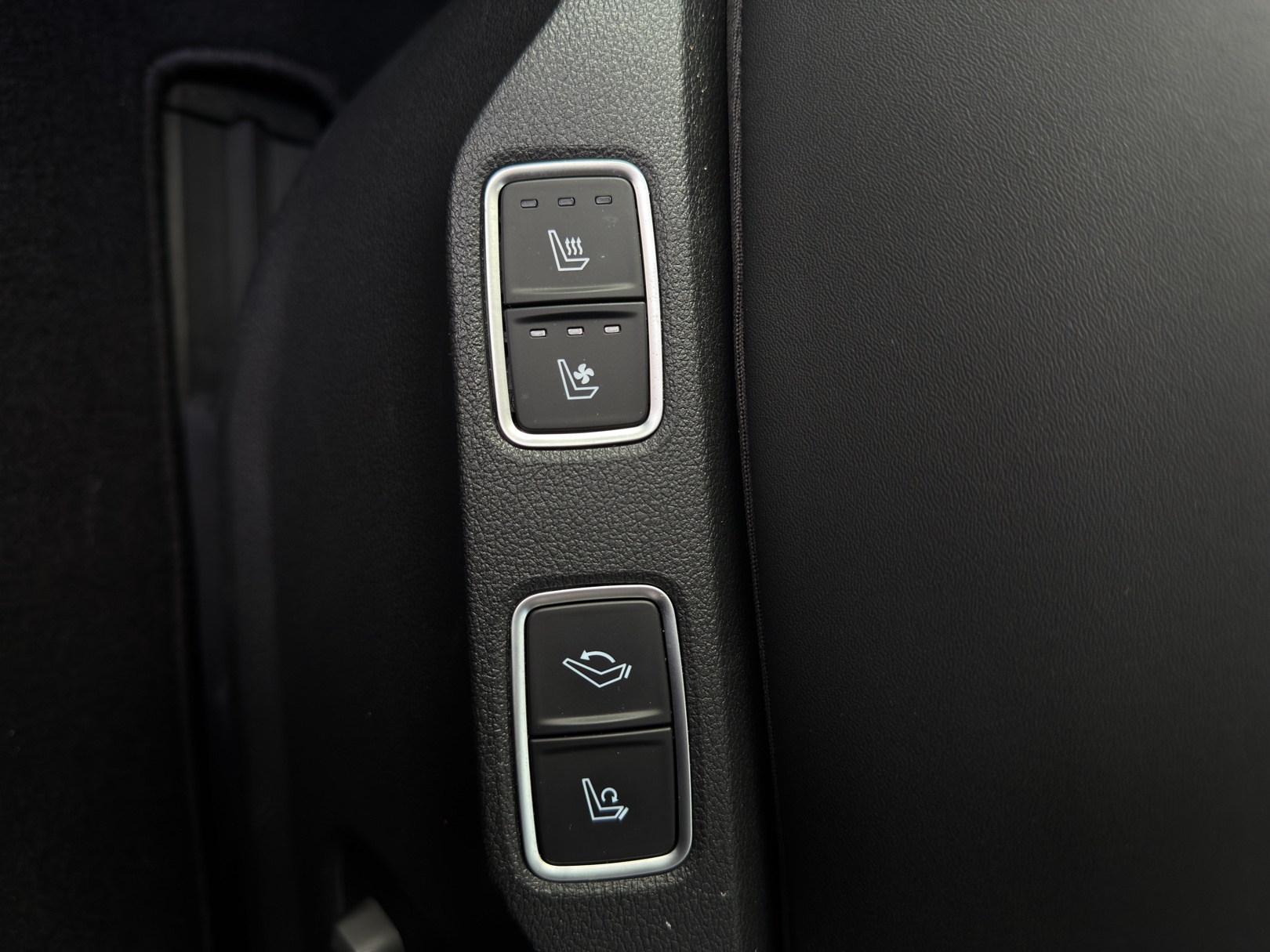HYUNDAI Staria Premium 1.6 T-GDi HEV Vertex A-image-20