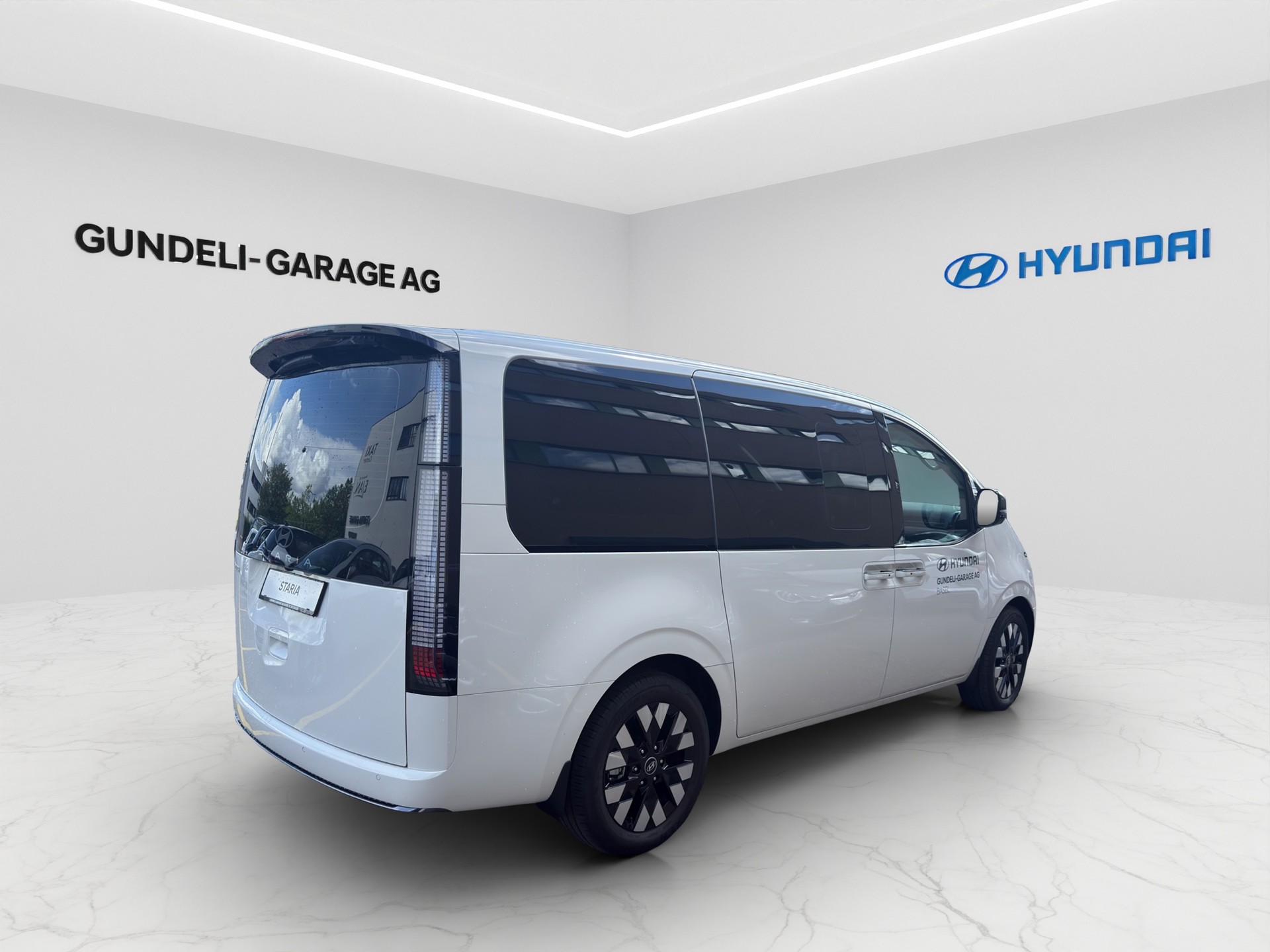 HYUNDAI Staria Premium 1.6 T-GDi HEV Vertex A-image-5