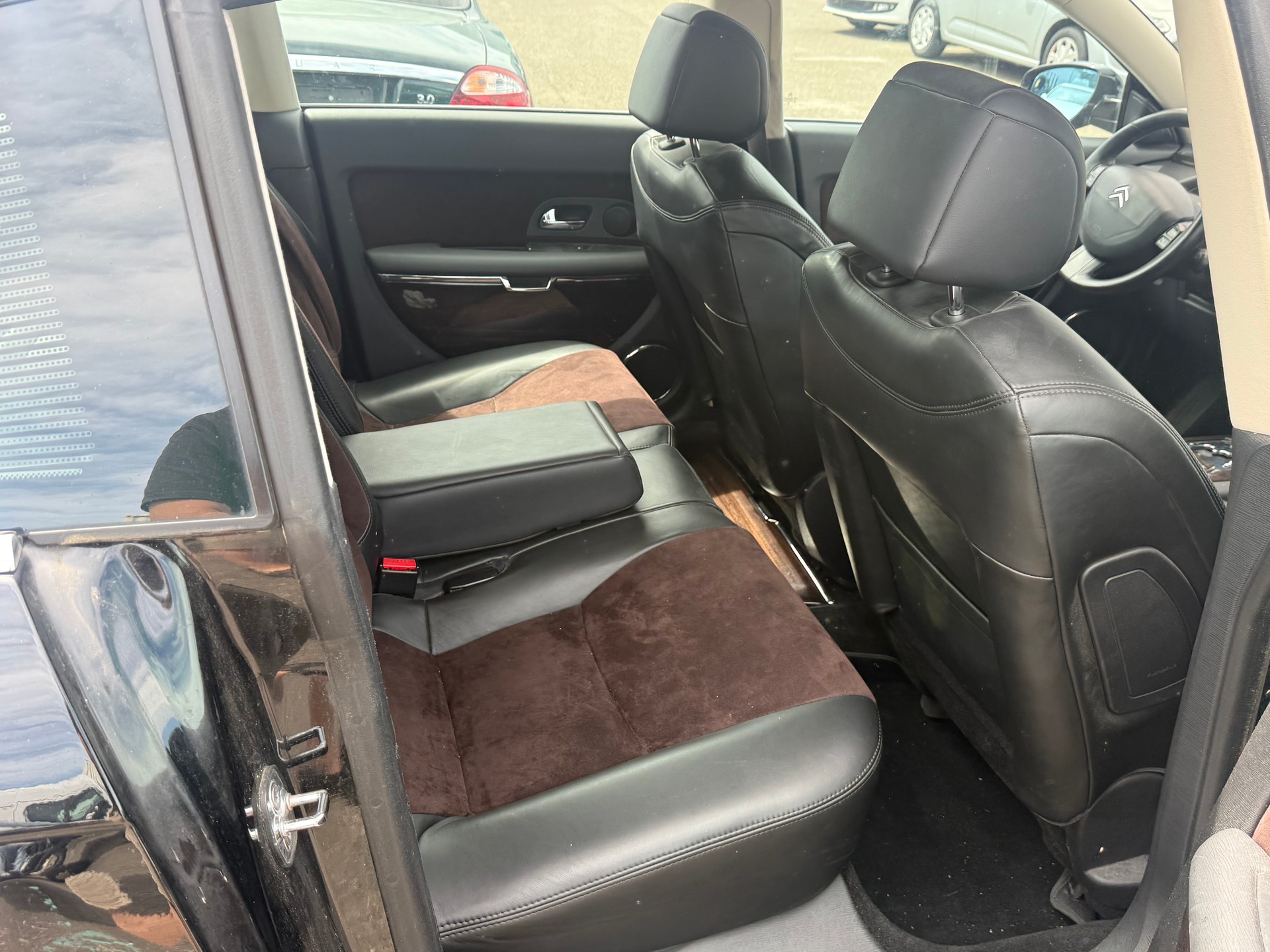 CITROEN C6 Sedan 3.0 HDi V6 Business Automatic-image-6
