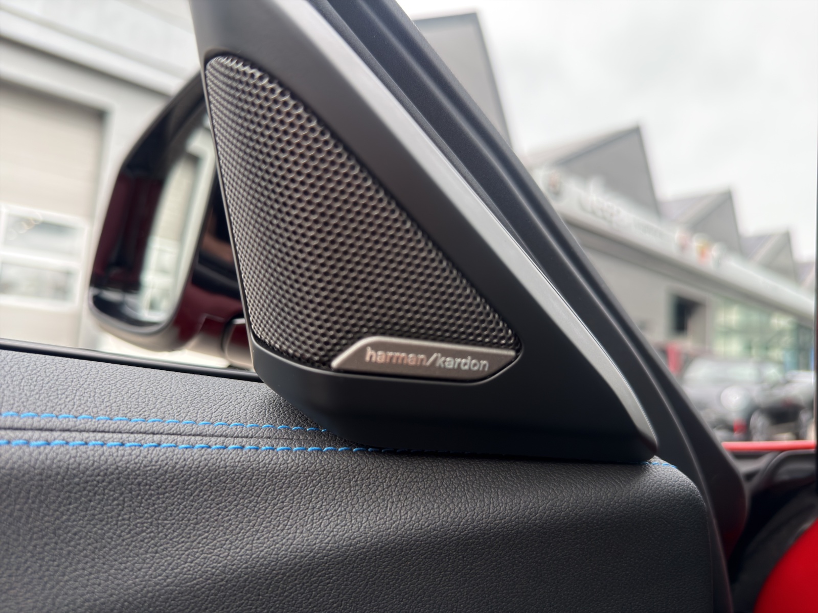 BMW Z4 sDrive 30i M Sport-image-15