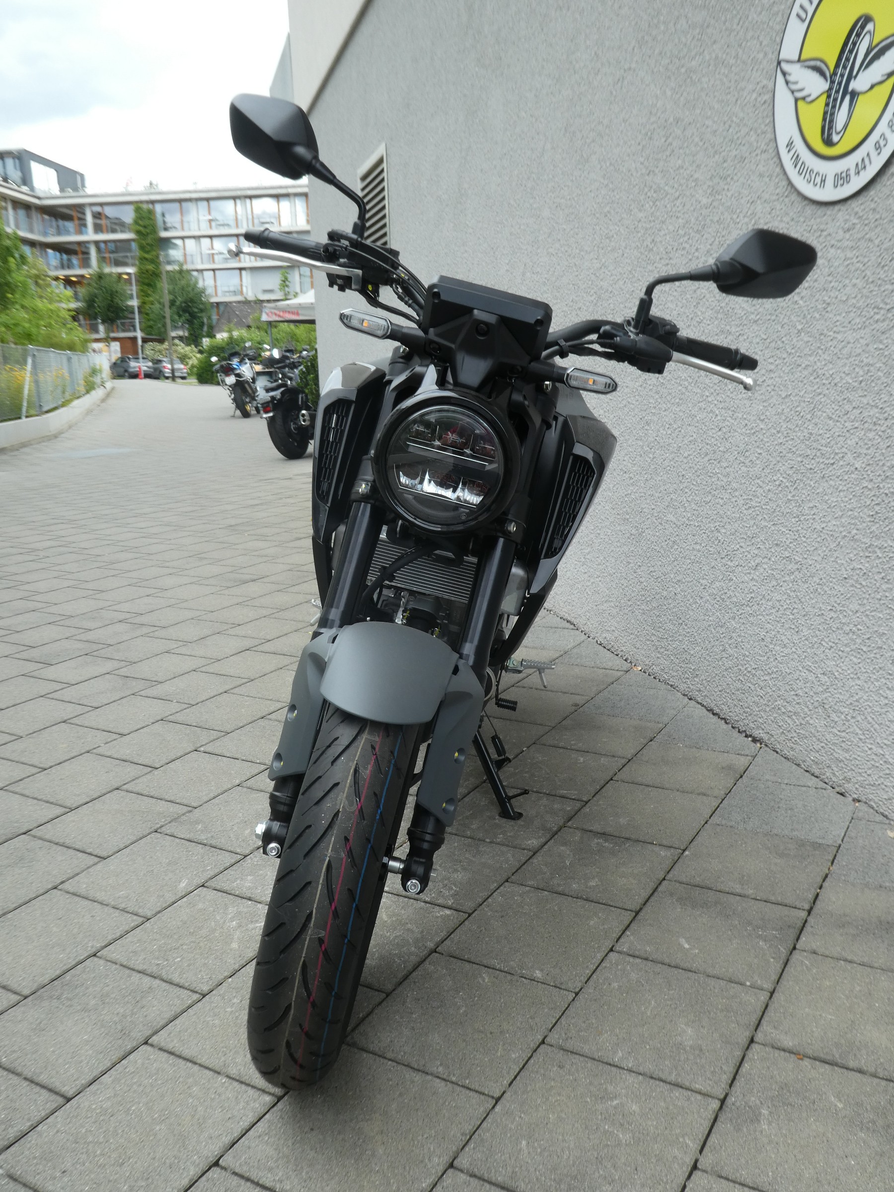 HONDA CB 125 R-showroom-element-3