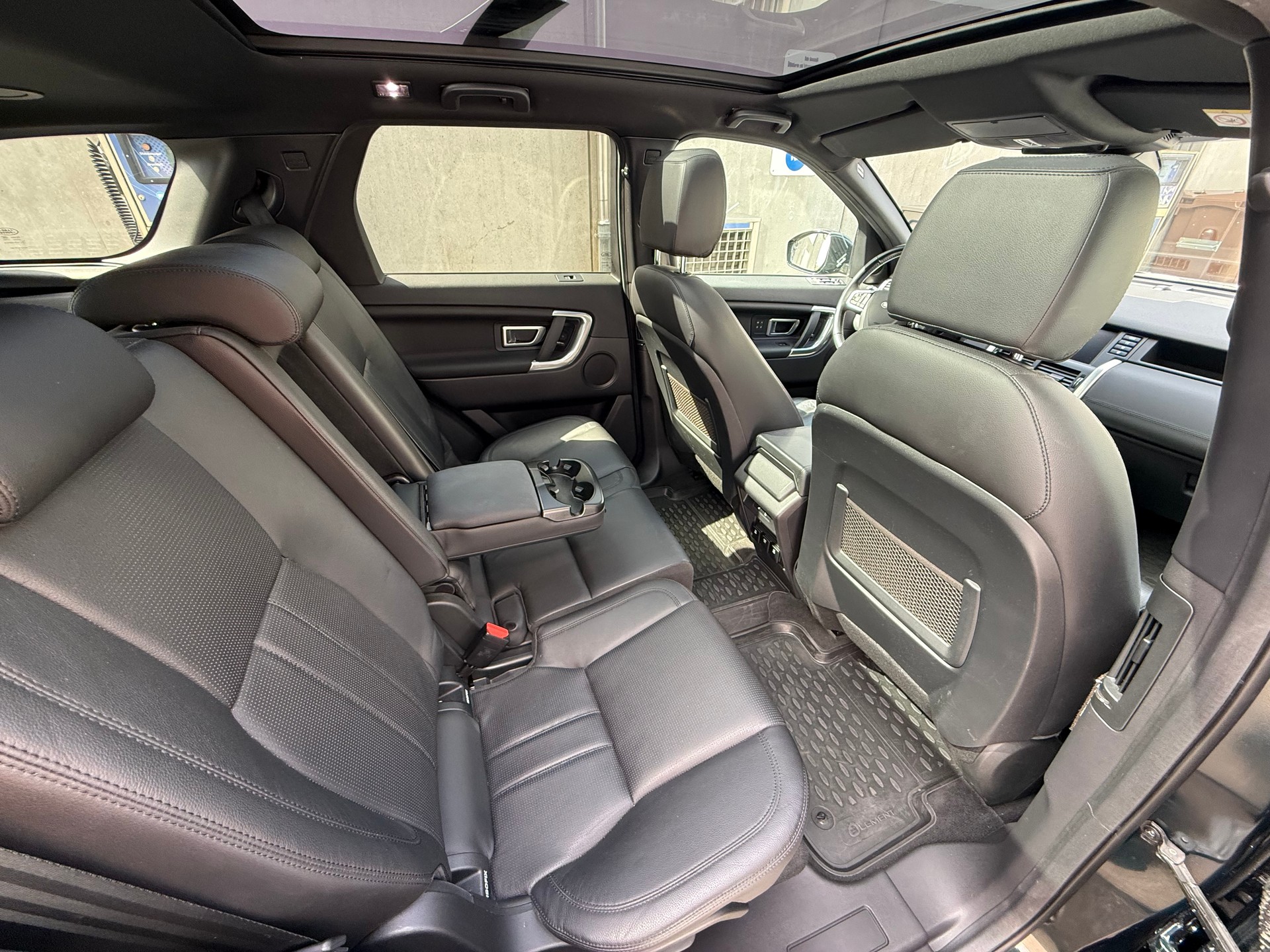 LAND ROVER Discovery Sport 2.0 Si4 HSE Luxury AT9 *Ab MFK *Panoramaglasdach *Elektrische AHK 2000 KG *Spurwechsel Assistent *Keyless-image-14