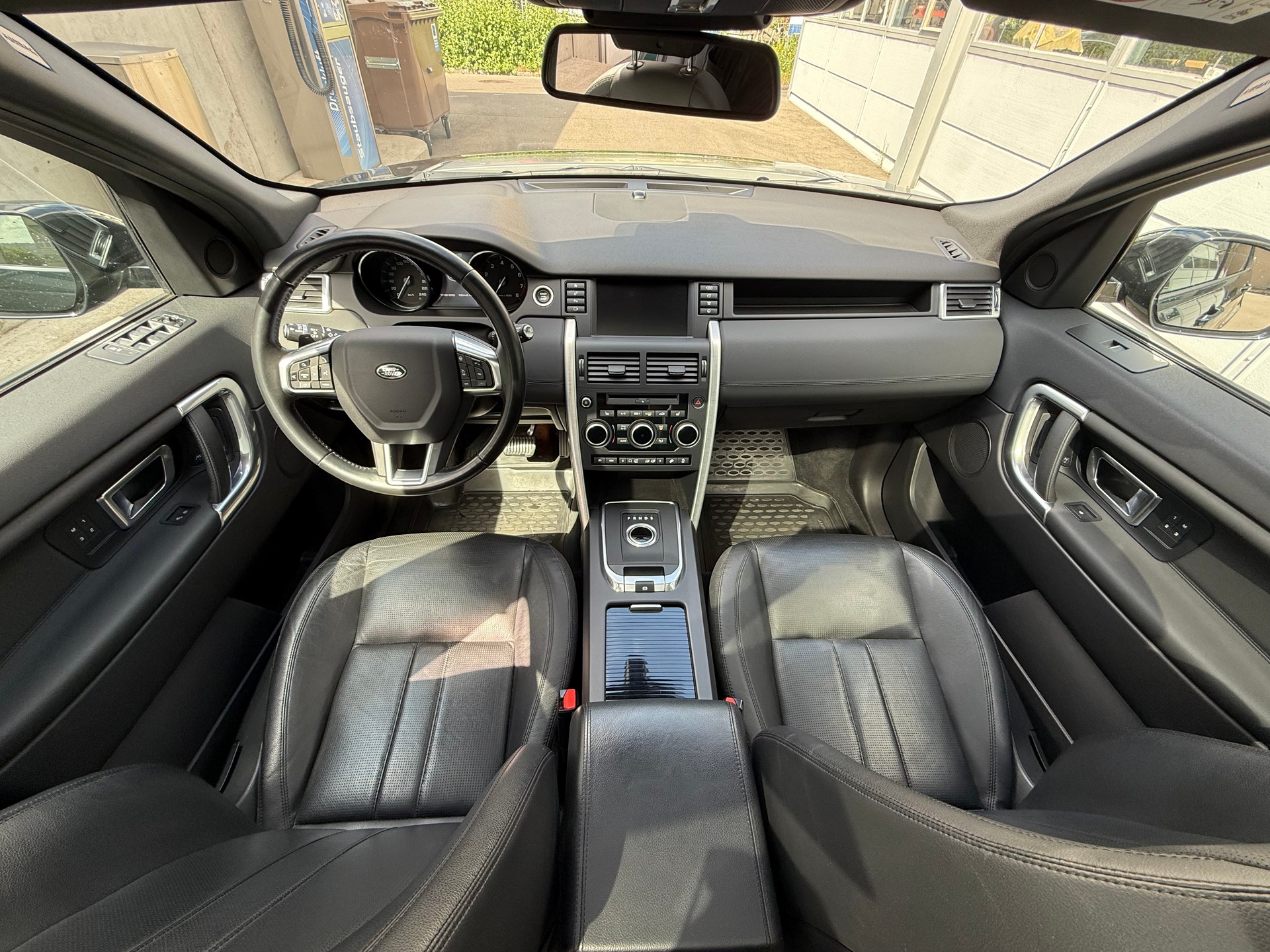 LAND ROVER Discovery Sport 2.0 Si4 HSE Luxury AT9 *Ab MFK *Panoramaglasdach *Elektrische AHK 2000 KG *Spurwechsel Assistent *Keyless-image-11