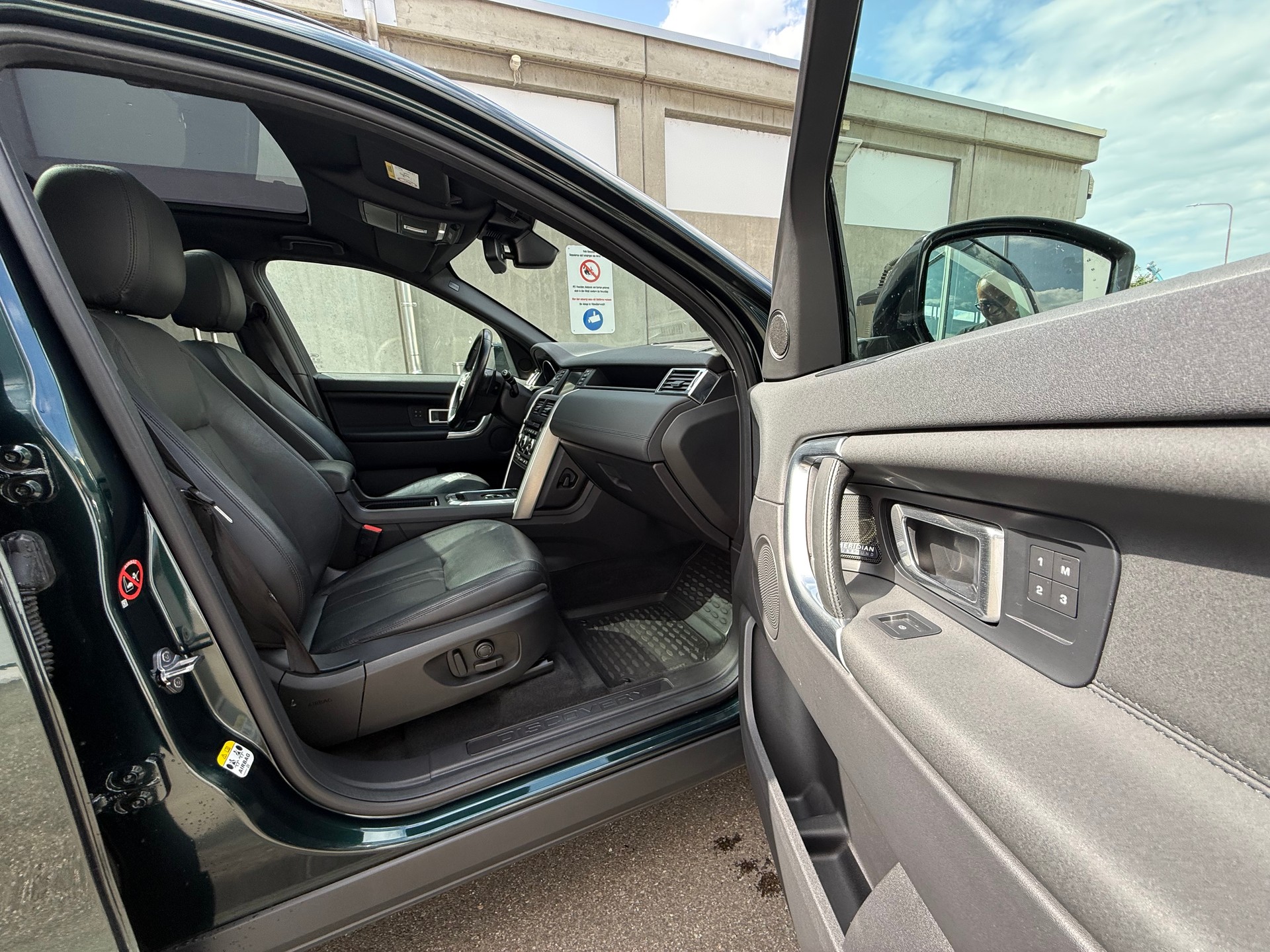LAND ROVER Discovery Sport 2.0 Si4 HSE Luxury AT9 *Ab MFK *Panoramaglasdach *Elektrische AHK 2000 KG *Spurwechsel Assistent *Keyless-image-15