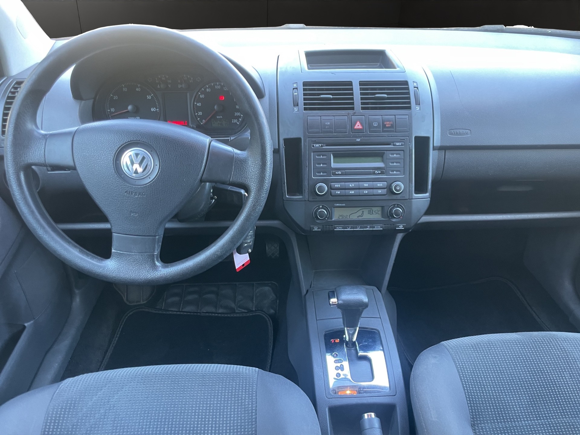 VW Polo 1.6 16V Comfortline DSG-image-9