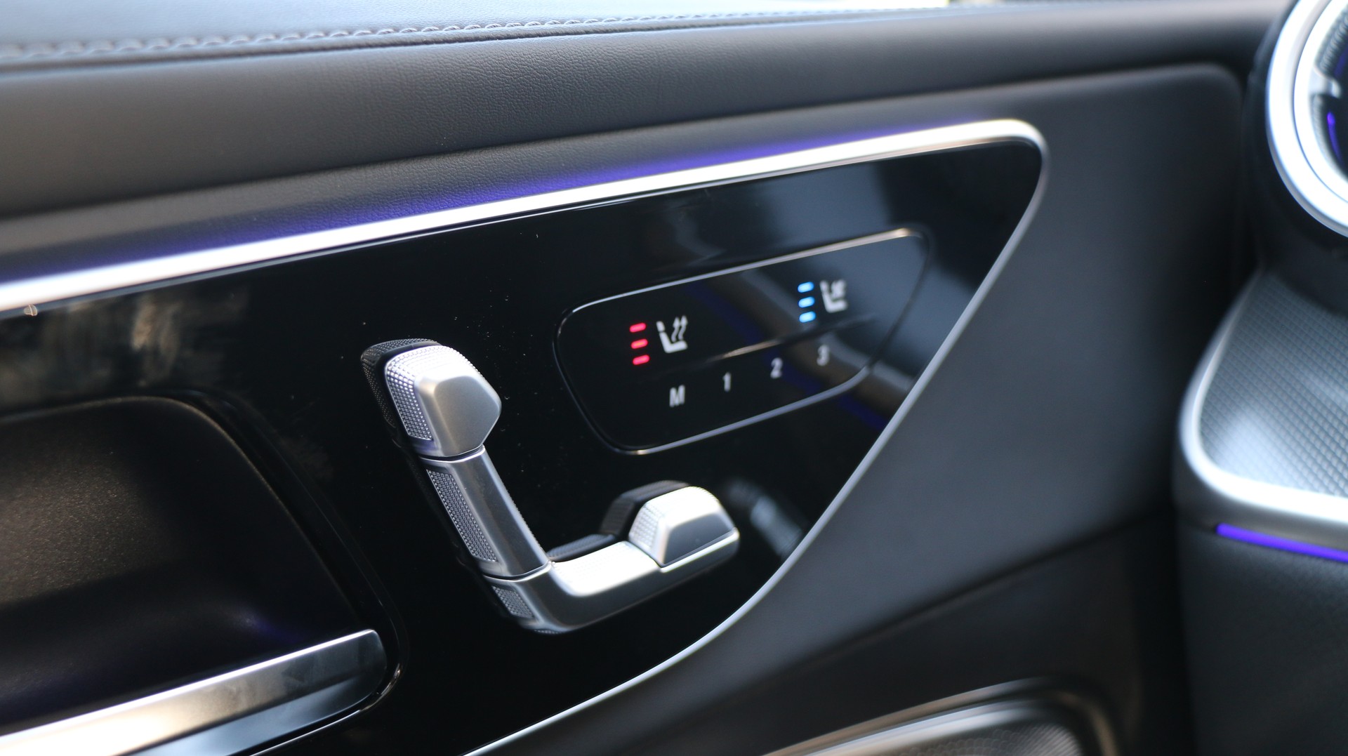 MERCEDES-BENZ GLC 400 e 4MATIC with EQ-Star Hybrid-image-12
