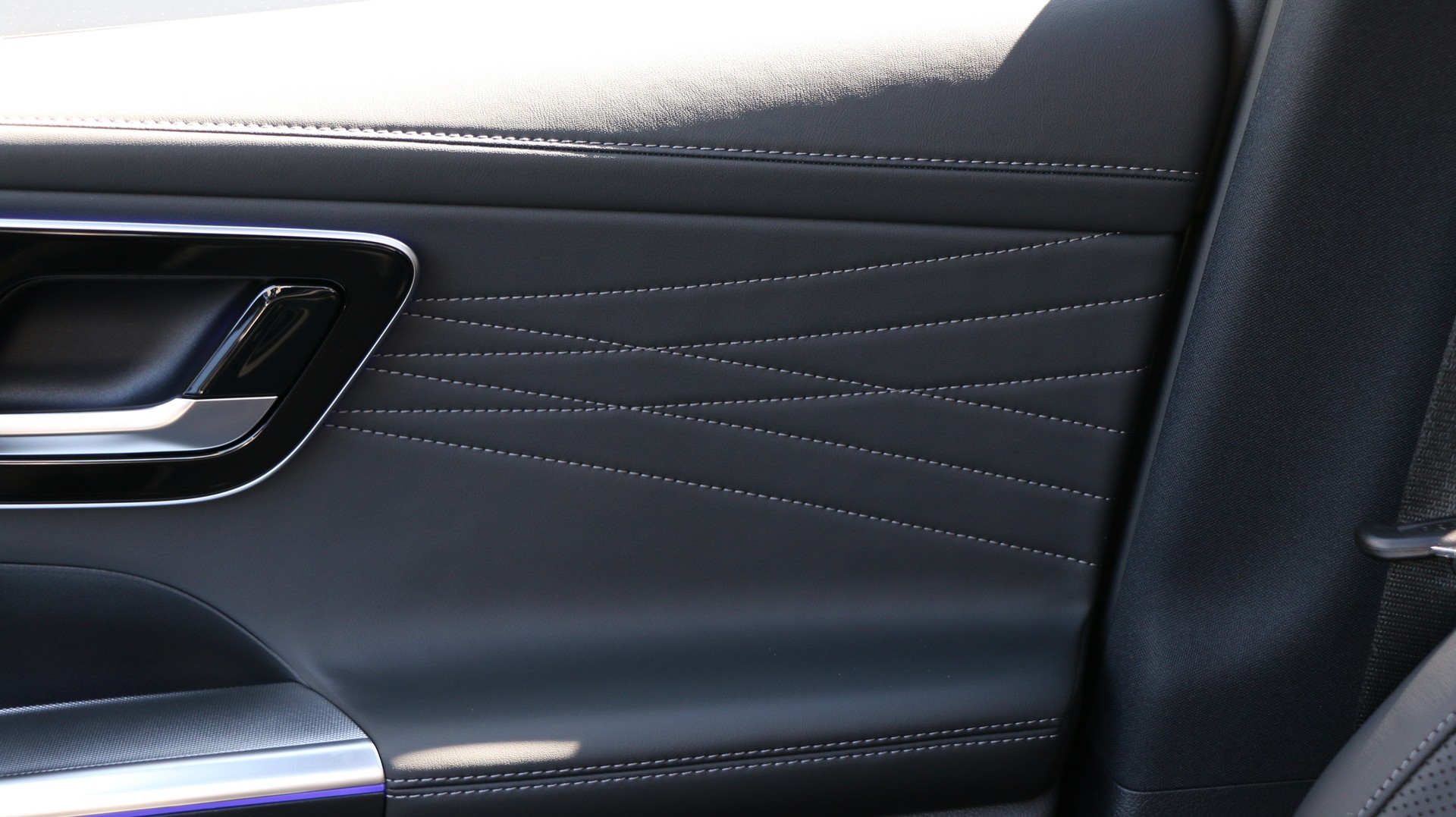 MERCEDES-BENZ GLC 400 e 4MATIC with EQ-Star Hybrid-image-13