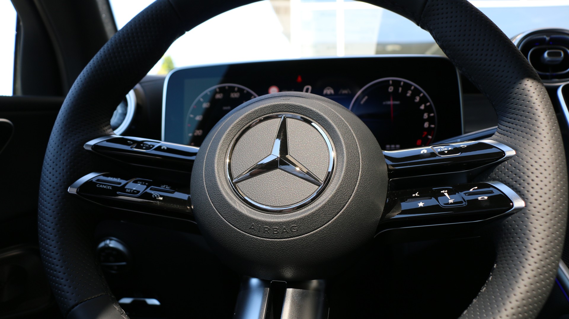 MERCEDES-BENZ GLC 400 e 4MATIC with EQ-Star Hybrid-image-11