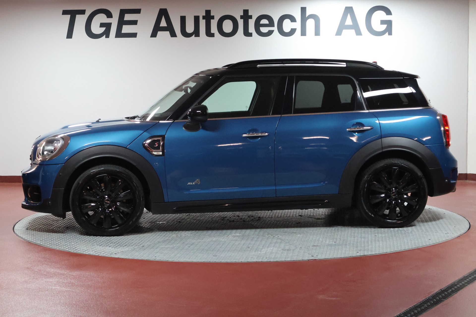 MINI Countryman Cooper S ALL4 Steptronic-showroom-element-3