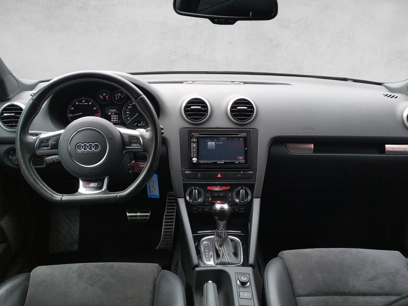 AUDI S3 Sportback 2.0 TFSI quattro S-tronic-image-11