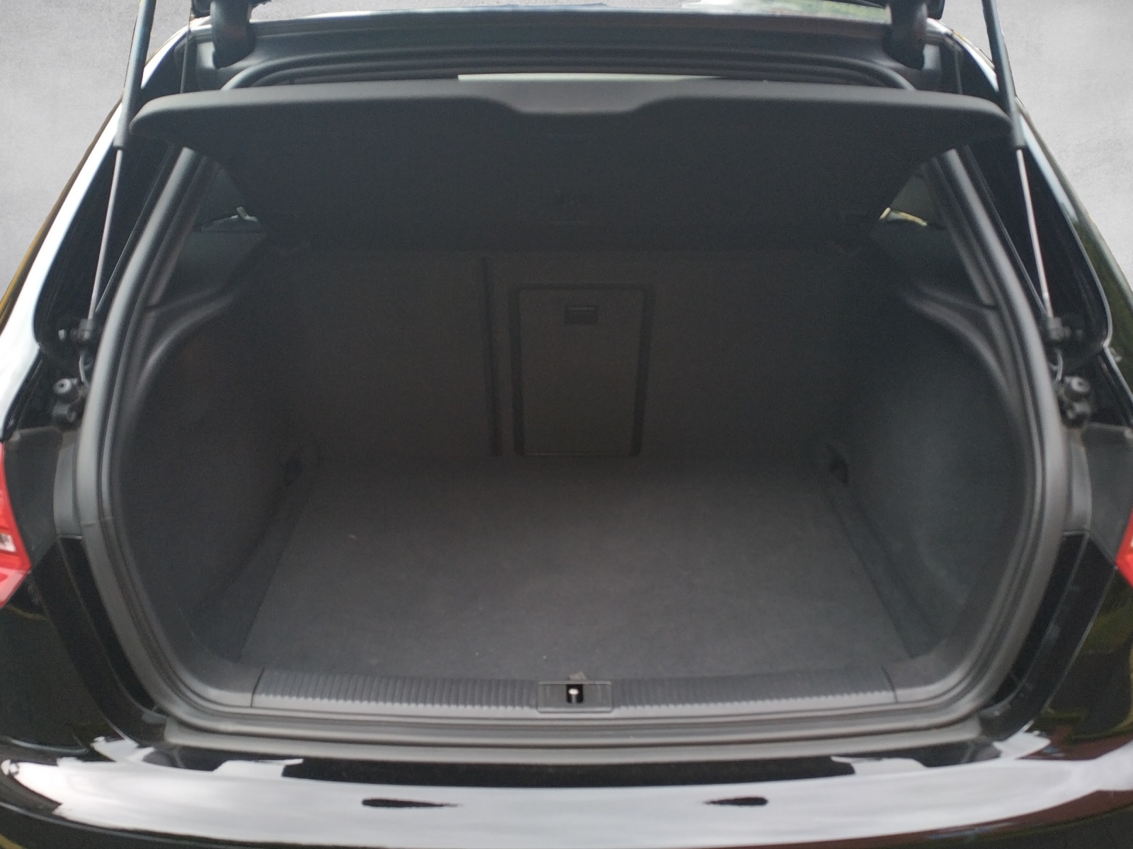 AUDI S3 Sportback 2.0 TFSI quattro S-tronic-image-13