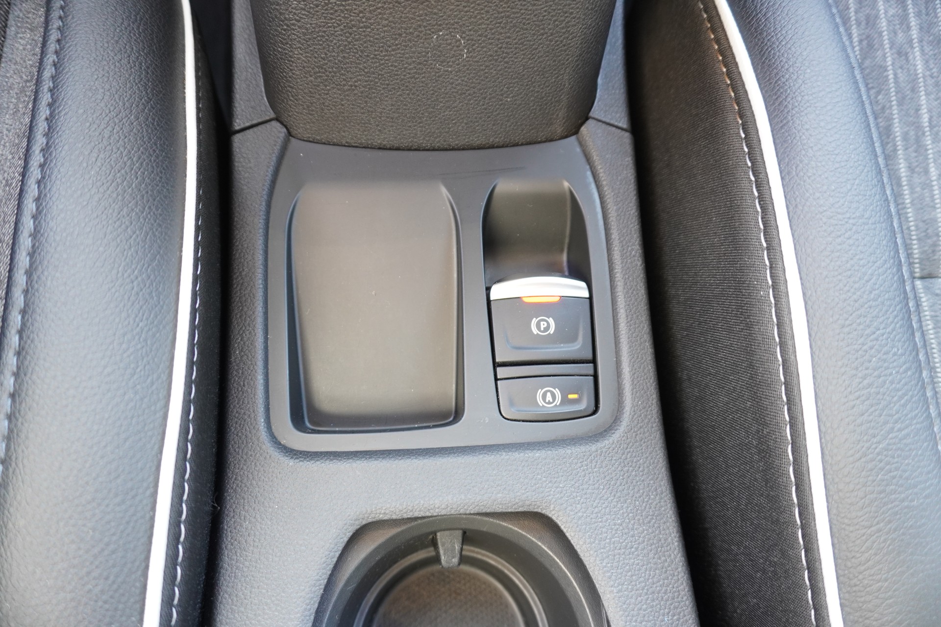RENAULT Clio 1.6 E-Tech Techno-image-13