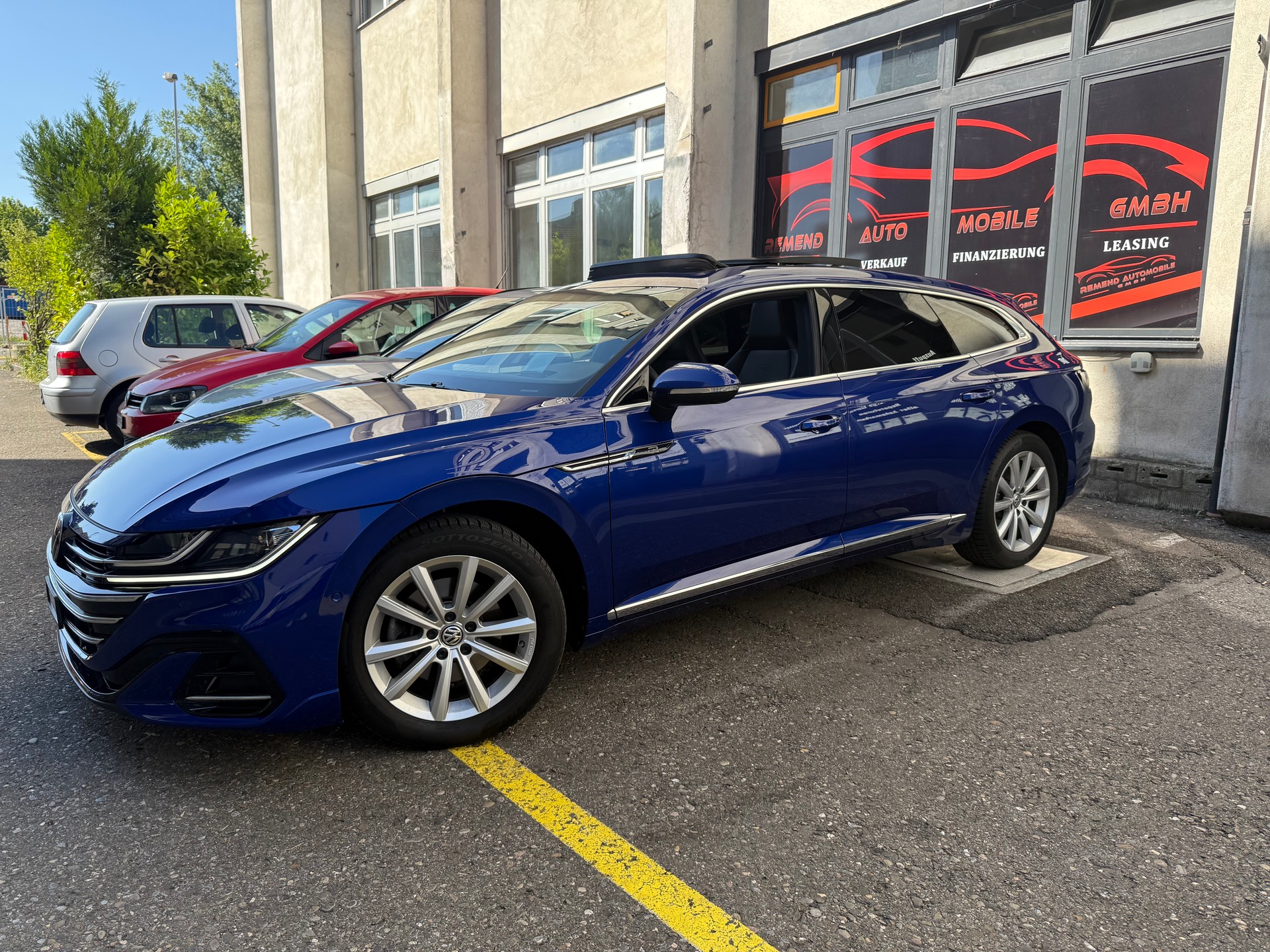 VW Arteon SB 2.0 TDI R-Line 4Motion DSG AHK, Panorama, Head-up-image-1