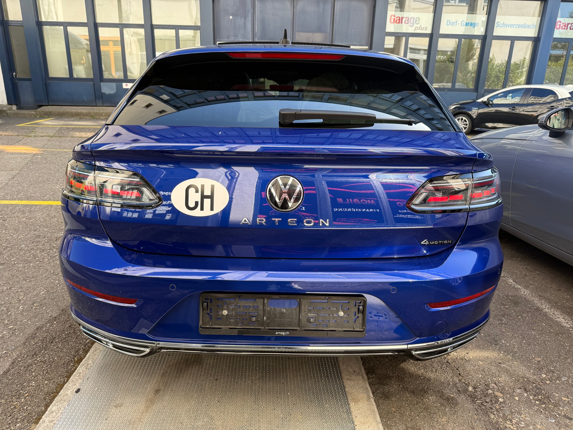 VW Arteon SB 2.0 TDI R-Line 4Motion DSG AHK, Panorama, Head-up-image-5