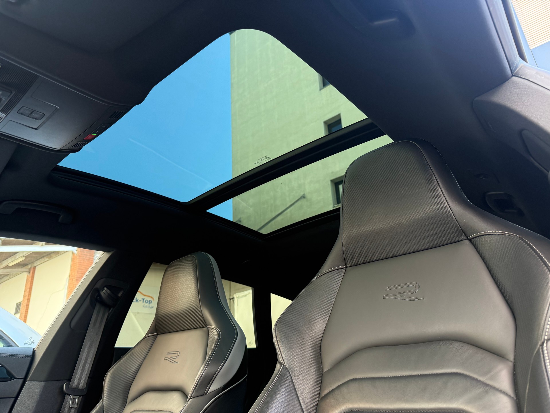 VW Arteon SB 2.0 TDI R-Line 4Motion DSG AHK, Panorama, Head-up-image-9
