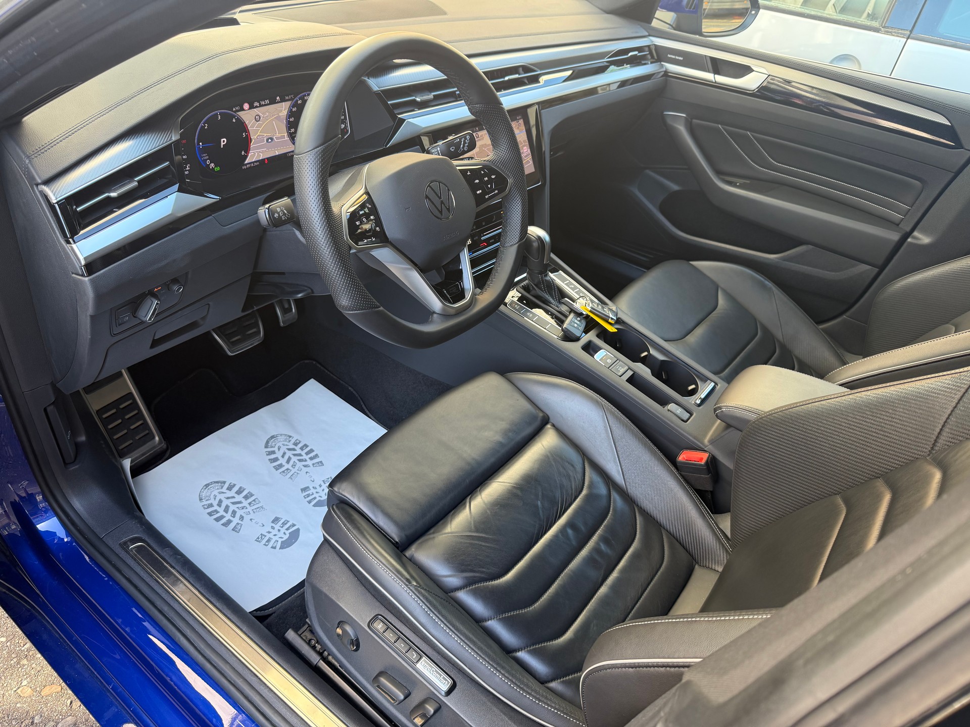 VW Arteon SB 2.0 TDI R-Line 4Motion DSG AHK, Panorama, Head-up-image-11