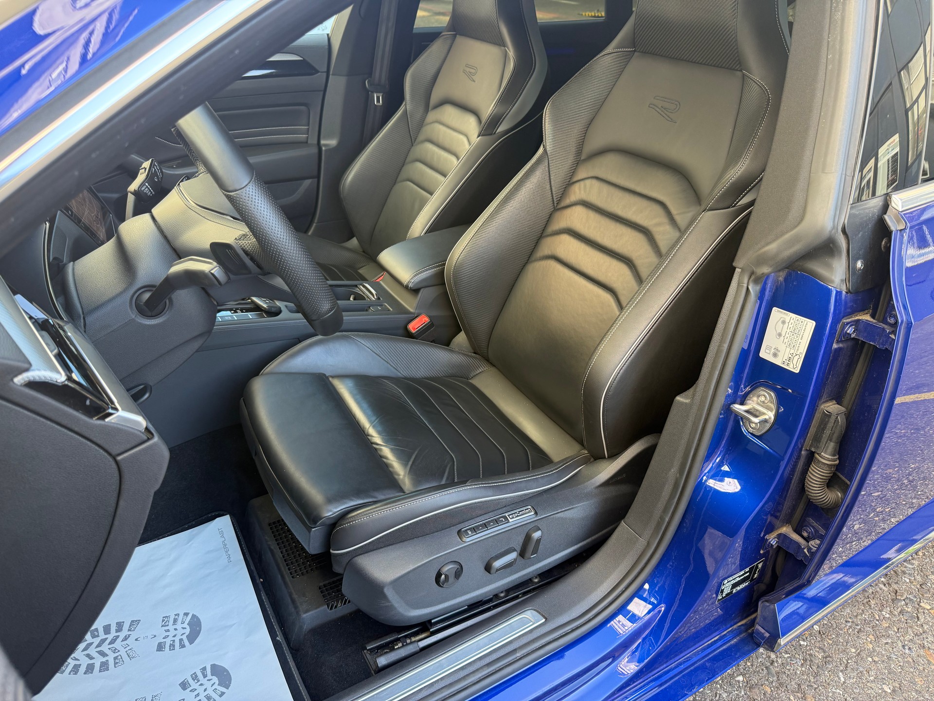 VW Arteon SB 2.0 TDI R-Line 4Motion DSG AHK, Panorama, Head-up-image-10