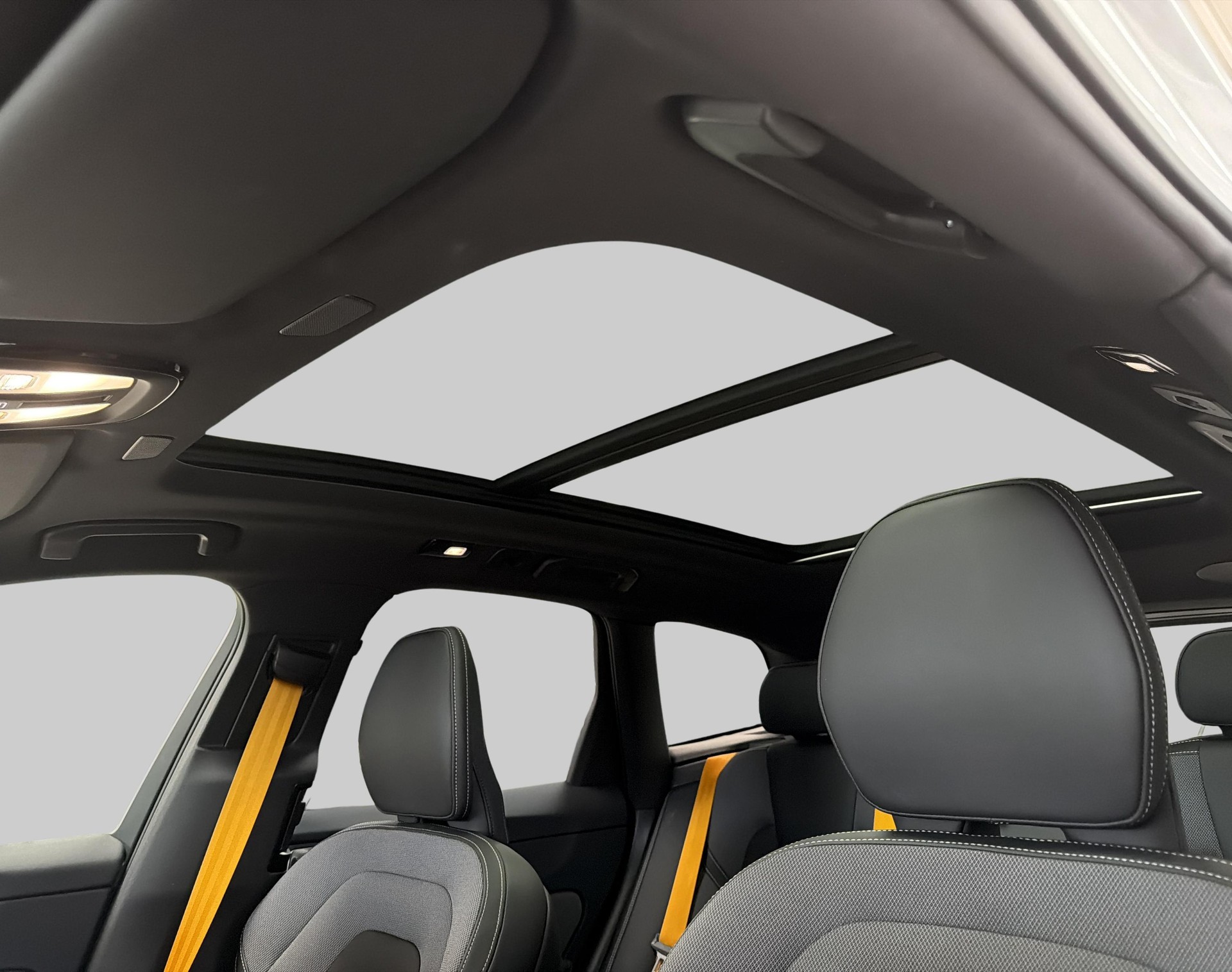 VOLVO XC60 2.0 T8 TE Polestar eAWD-image-13