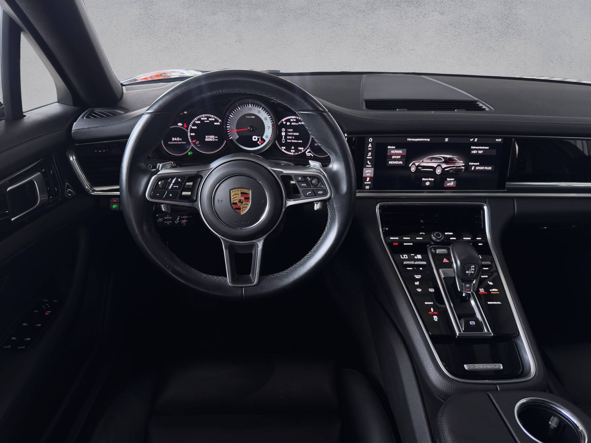PORSCHE Panamera 4 Sport Turismo-image-5