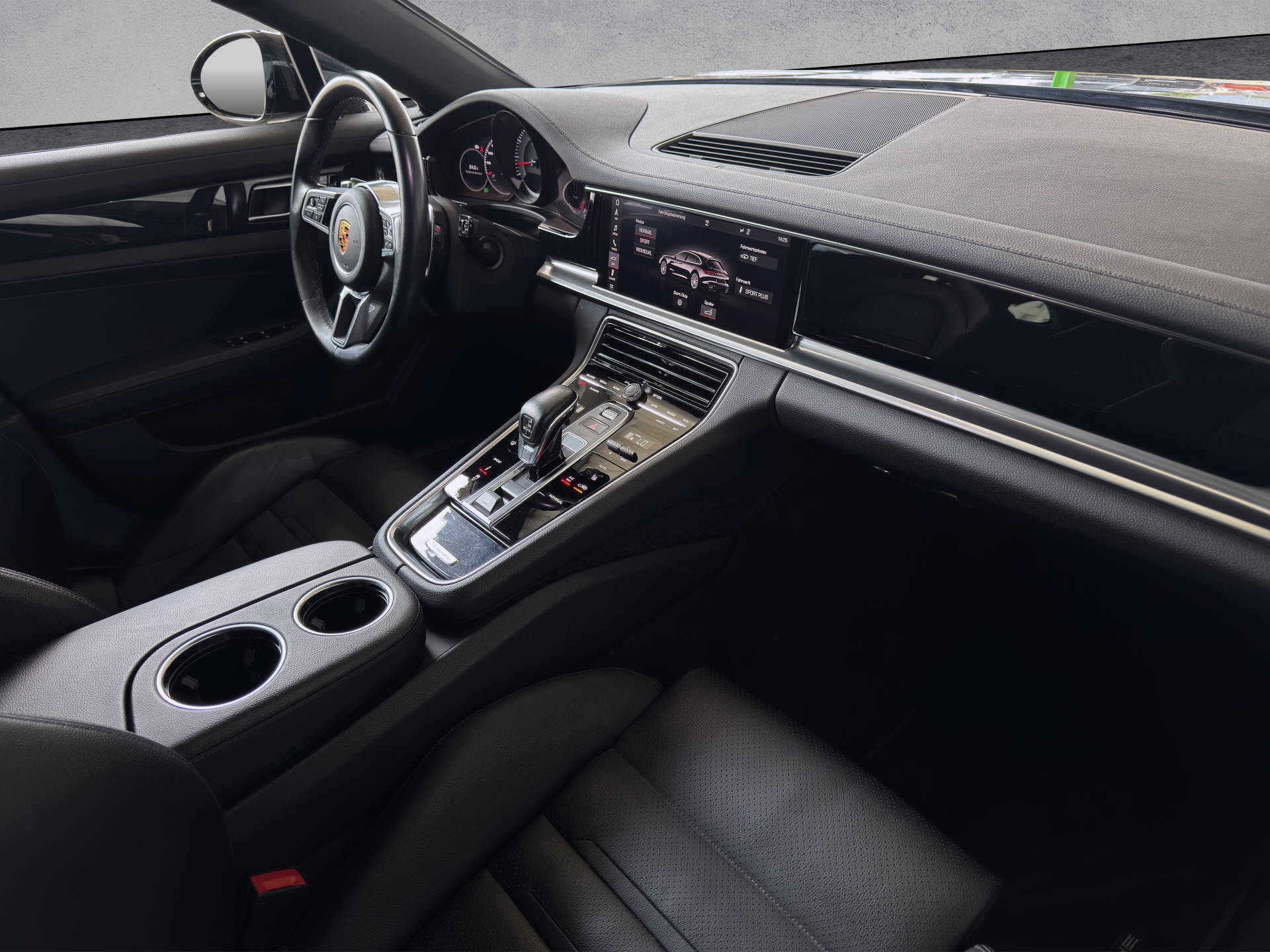 PORSCHE Panamera 4 Sport Turismo-image-7
