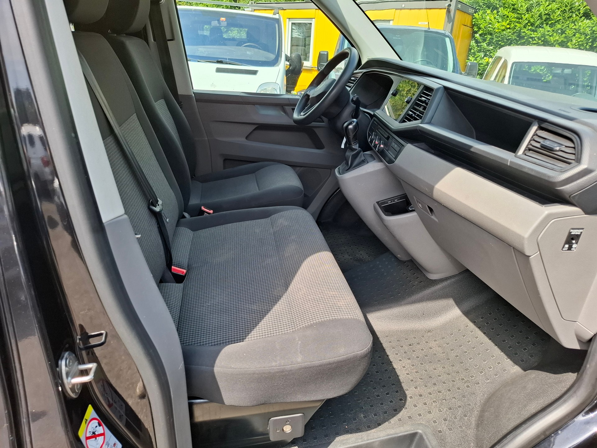 VW T6.1 2.0 TDI 4Motion DSG-image-7
