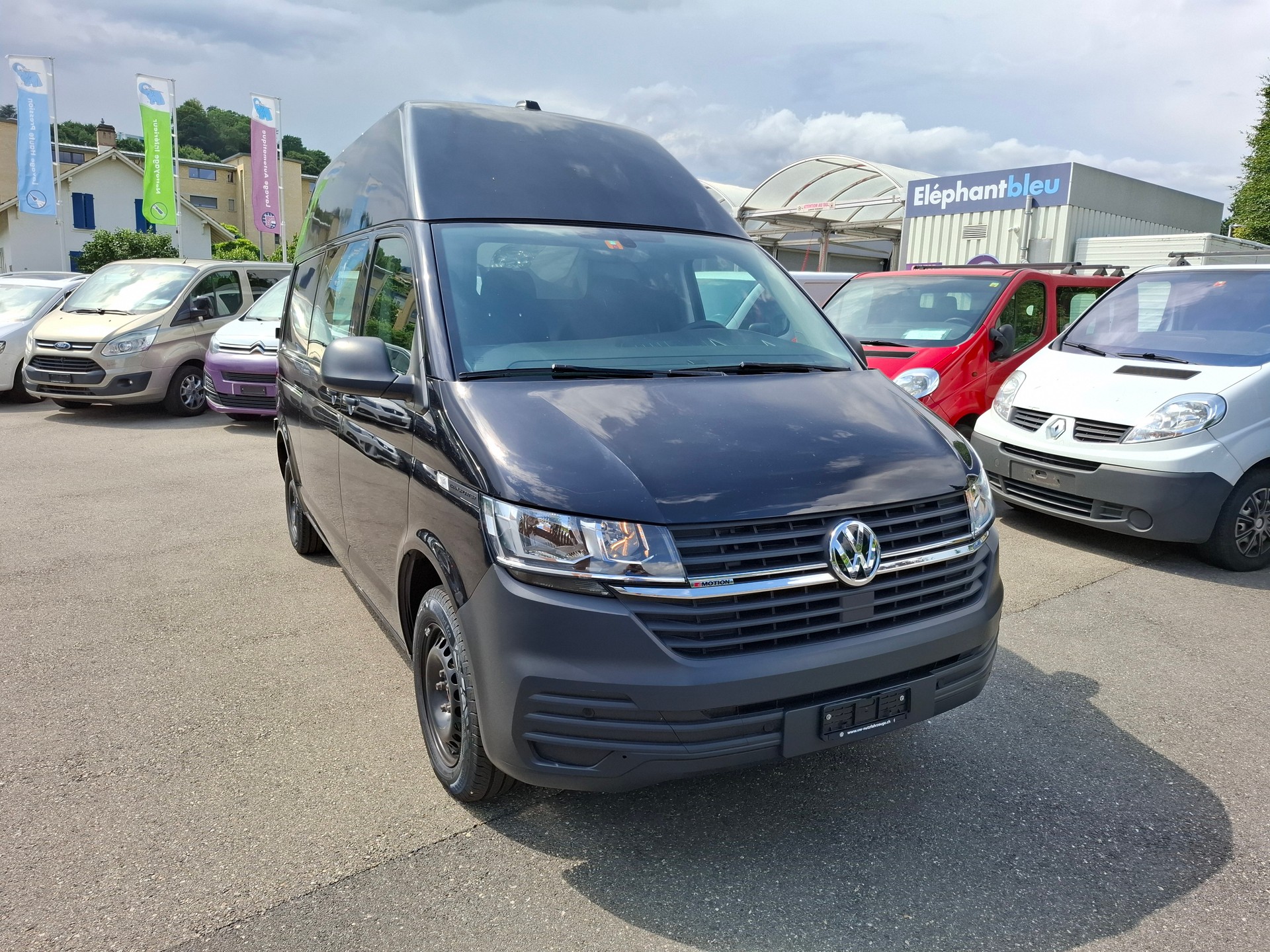VW T6.1 2.0 TDI 4Motion DSG-image-2
