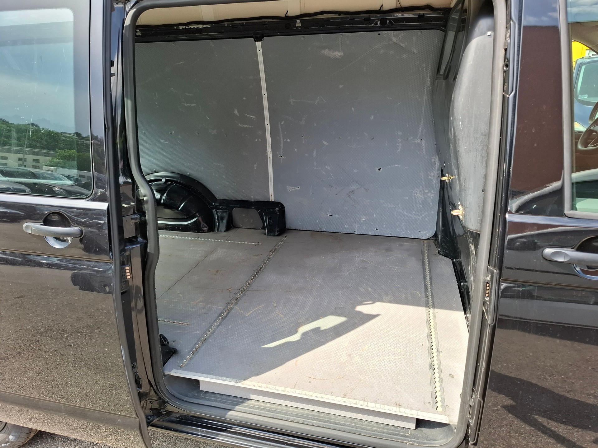 VW T6.1 2.0 TDI 4Motion DSG-image-10