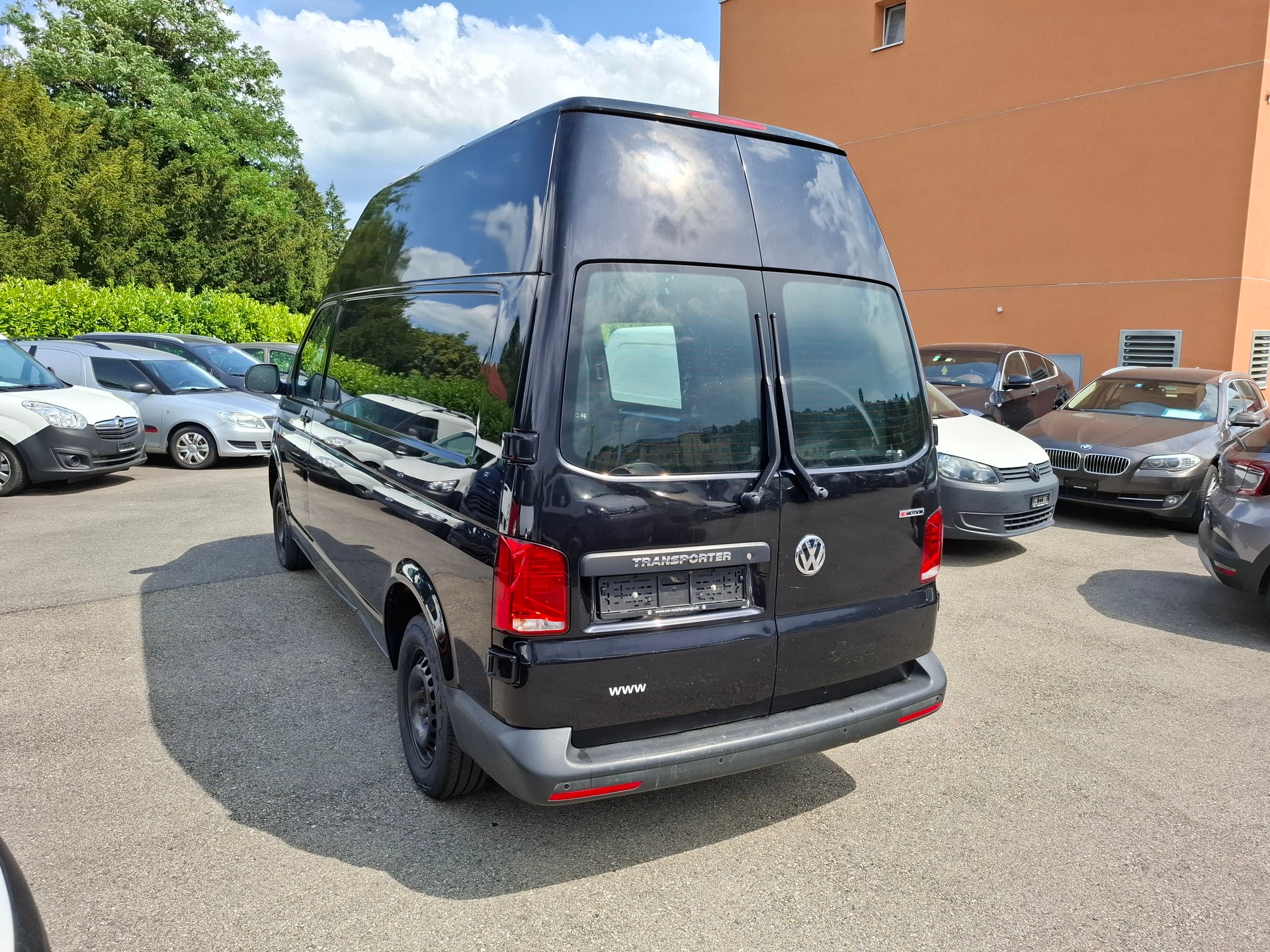 VW T6.1 2.0 TDI 4Motion DSG-image-3