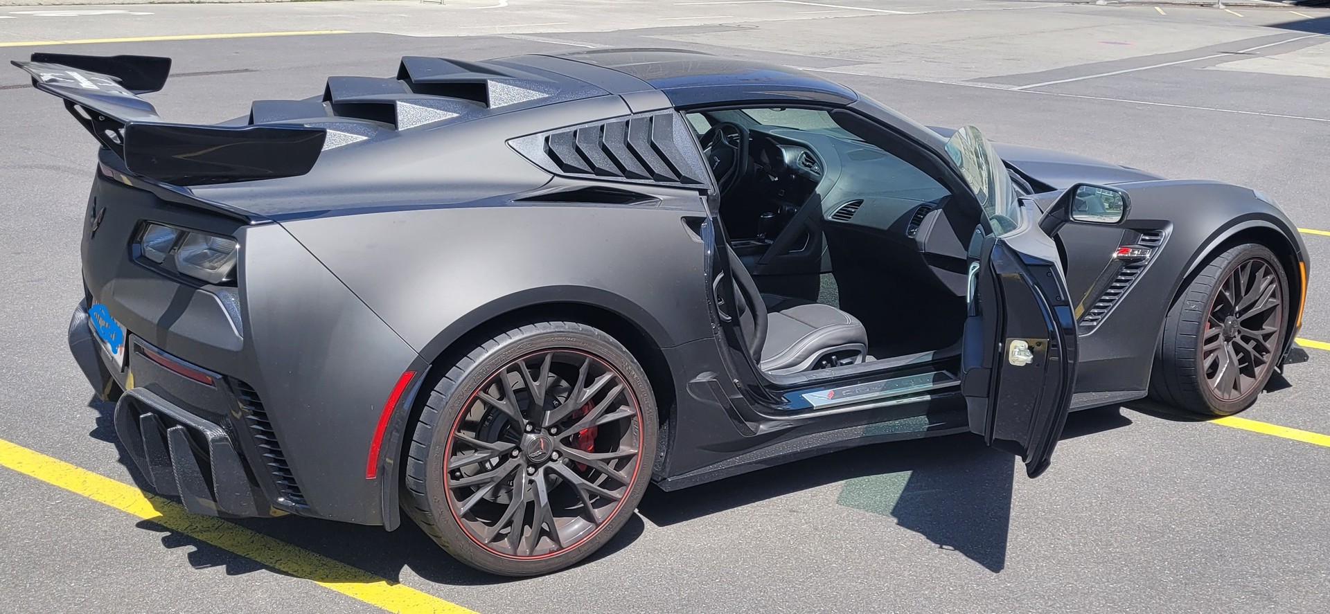 CHEVROLET C7 Z06-image-3