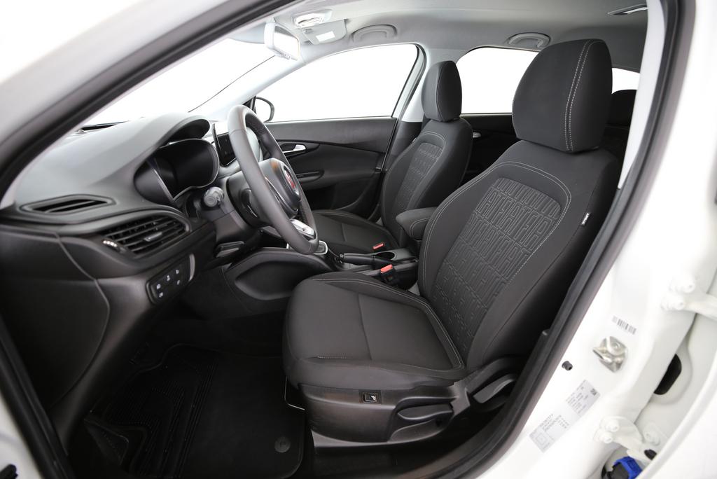 FIAT Tipo SW 1.5 Hybrid Swiss Edition-showroom-element-3