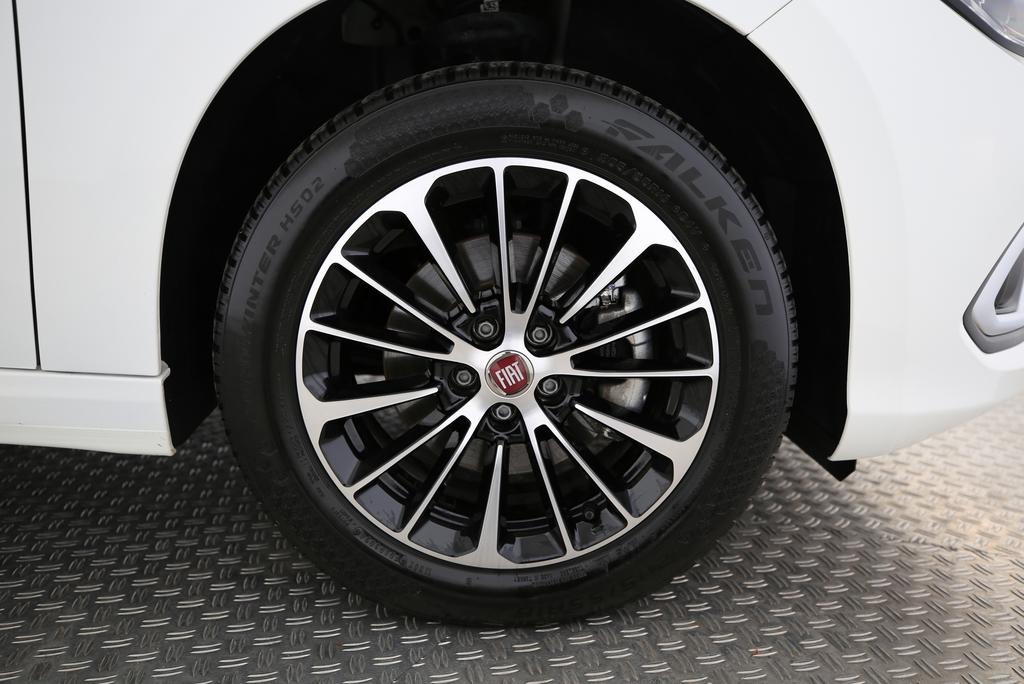 FIAT Tipo SW 1.5 Hybrid Swiss Edition-image-13